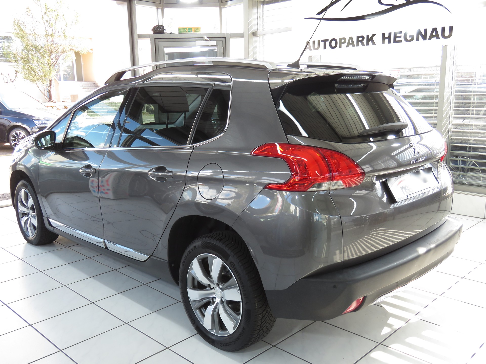 PEUGEOT 2008 1.6 VTI Allure Automatic-image-5