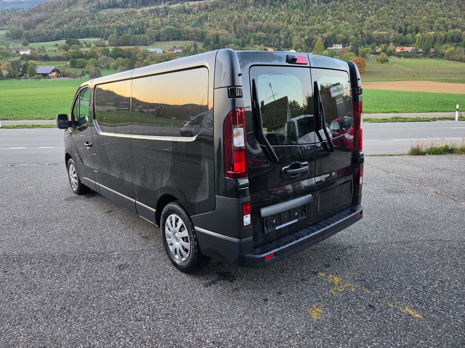 RENAULT Trafic 2.0 ENERGY dCi145 EDC 3.0t Business L2H1 A-image-1