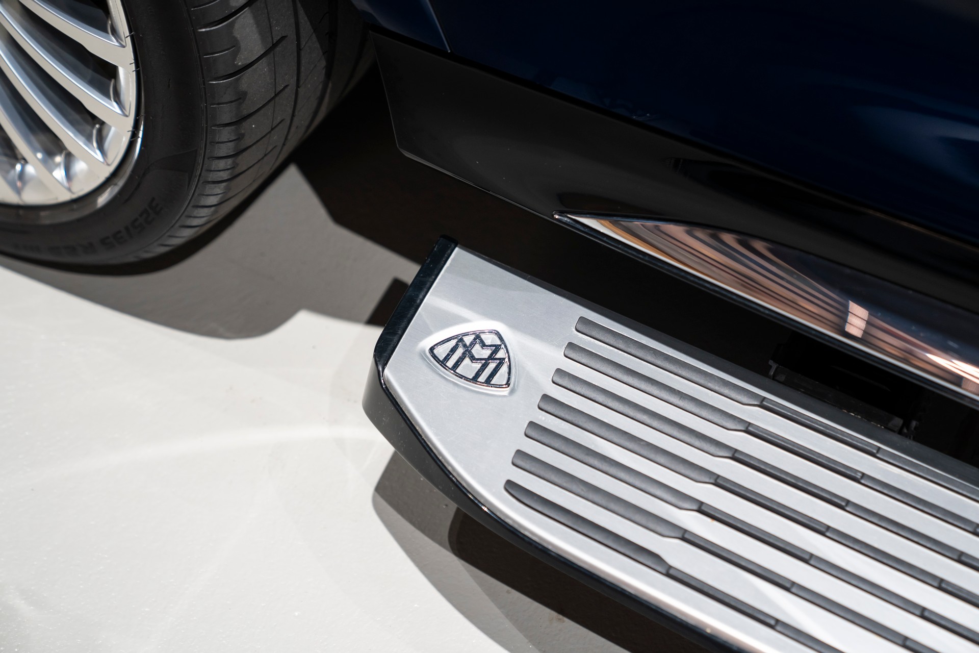 MERCEDES-BENZ GLS Maybach 600 9G-Tronic-image-8