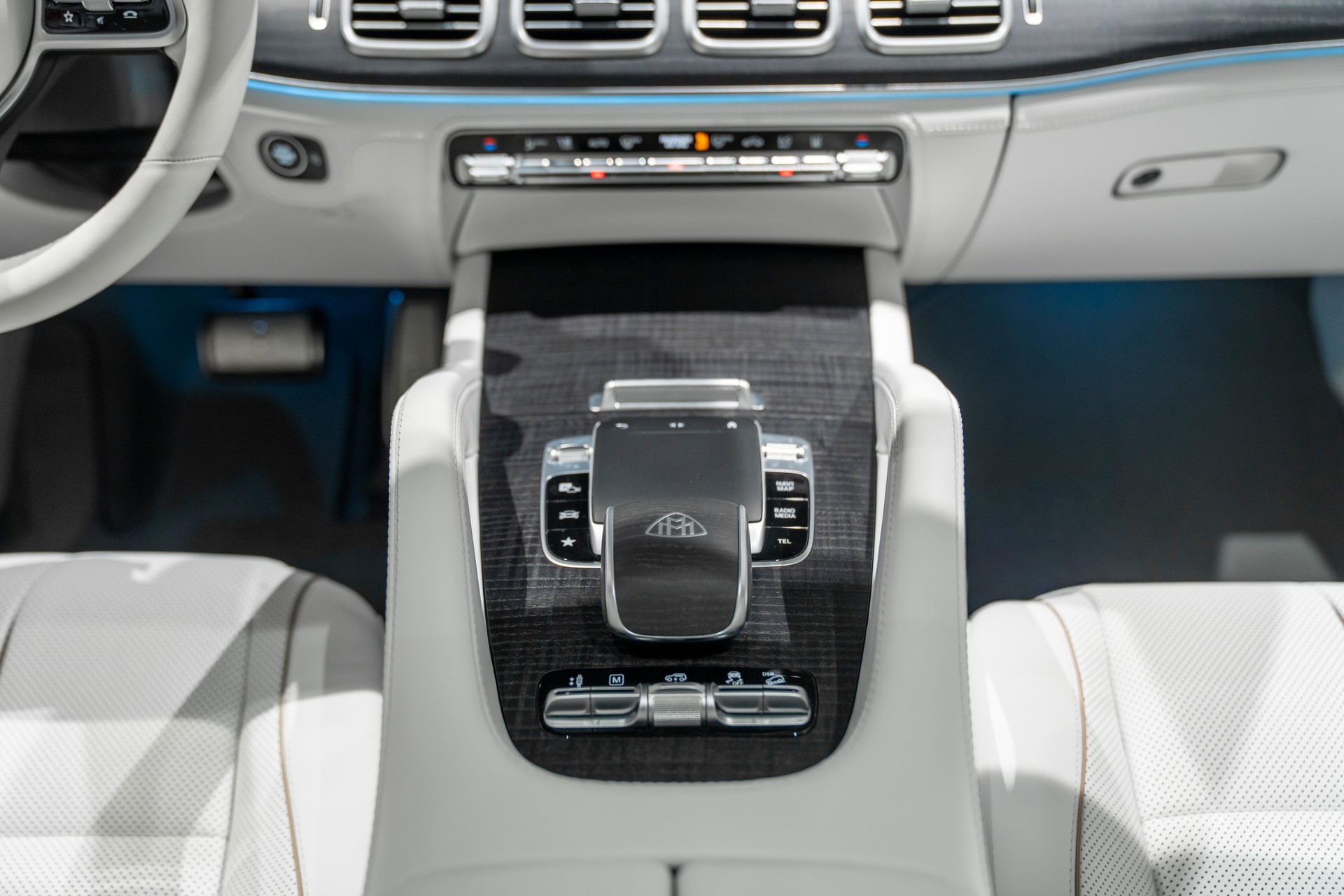 MERCEDES-BENZ GLS Maybach 600 9G-Tronic-image-18