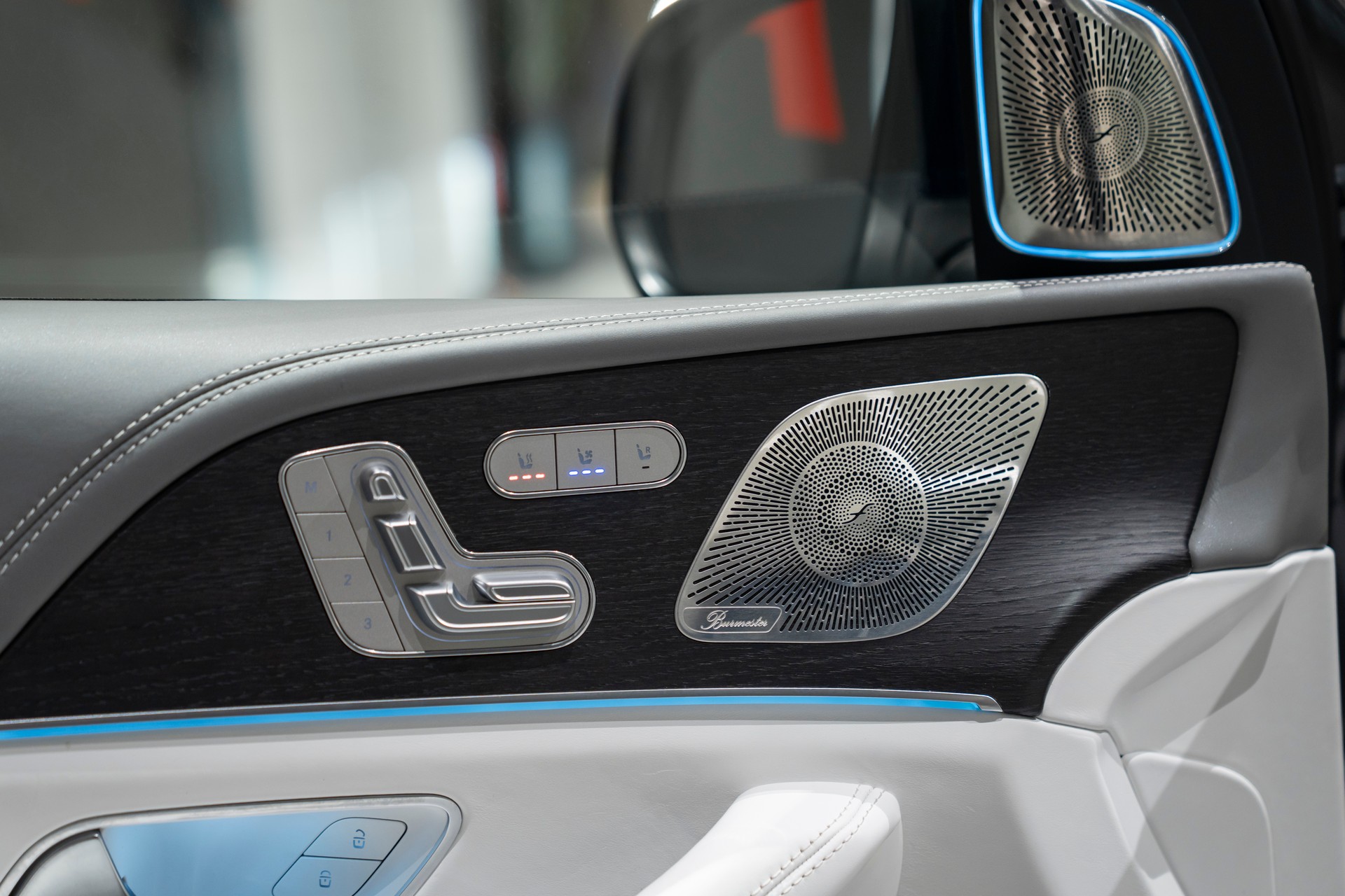 MERCEDES-BENZ GLS Maybach 600 9G-Tronic-image-13