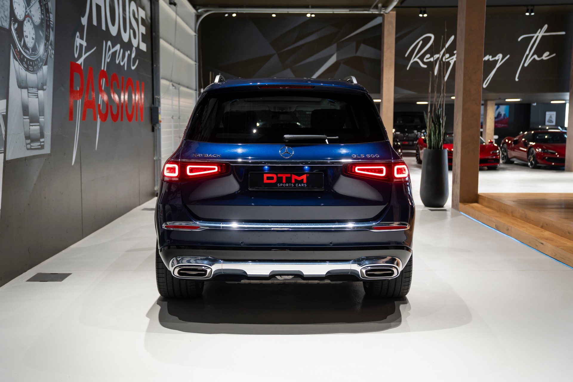 MERCEDES-BENZ GLS Maybach 600 9G-Tronic-image-4