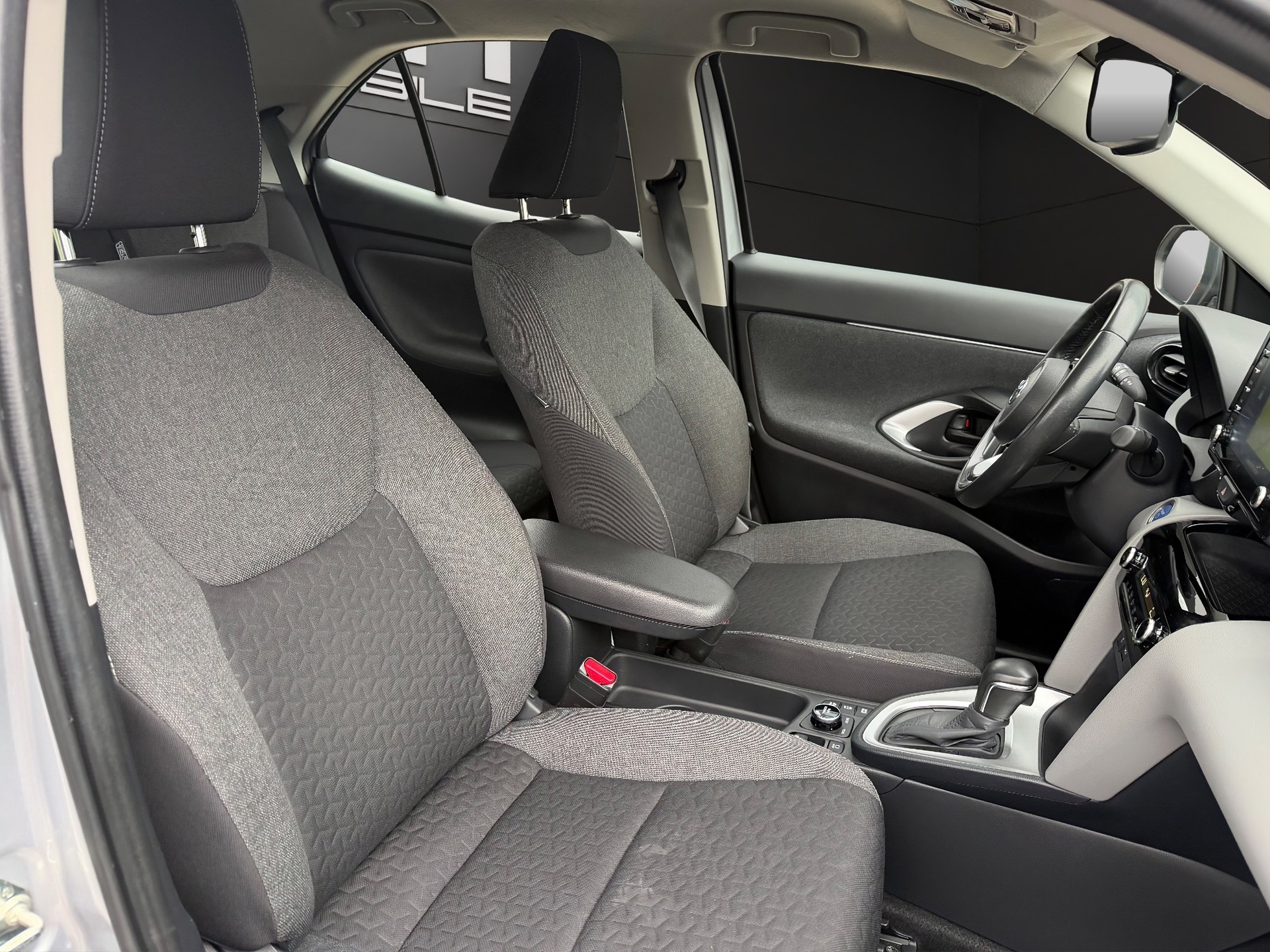 TOYOTA Yaris Cross 1.5 Trend e-CVT AWDi-image-15