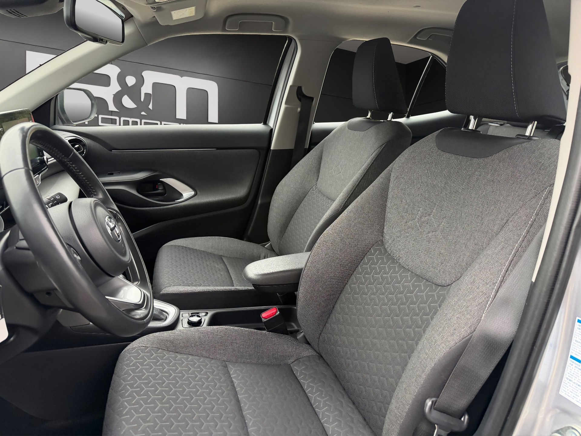 TOYOTA Yaris Cross 1.5 Trend e-CVT AWDi-image-10