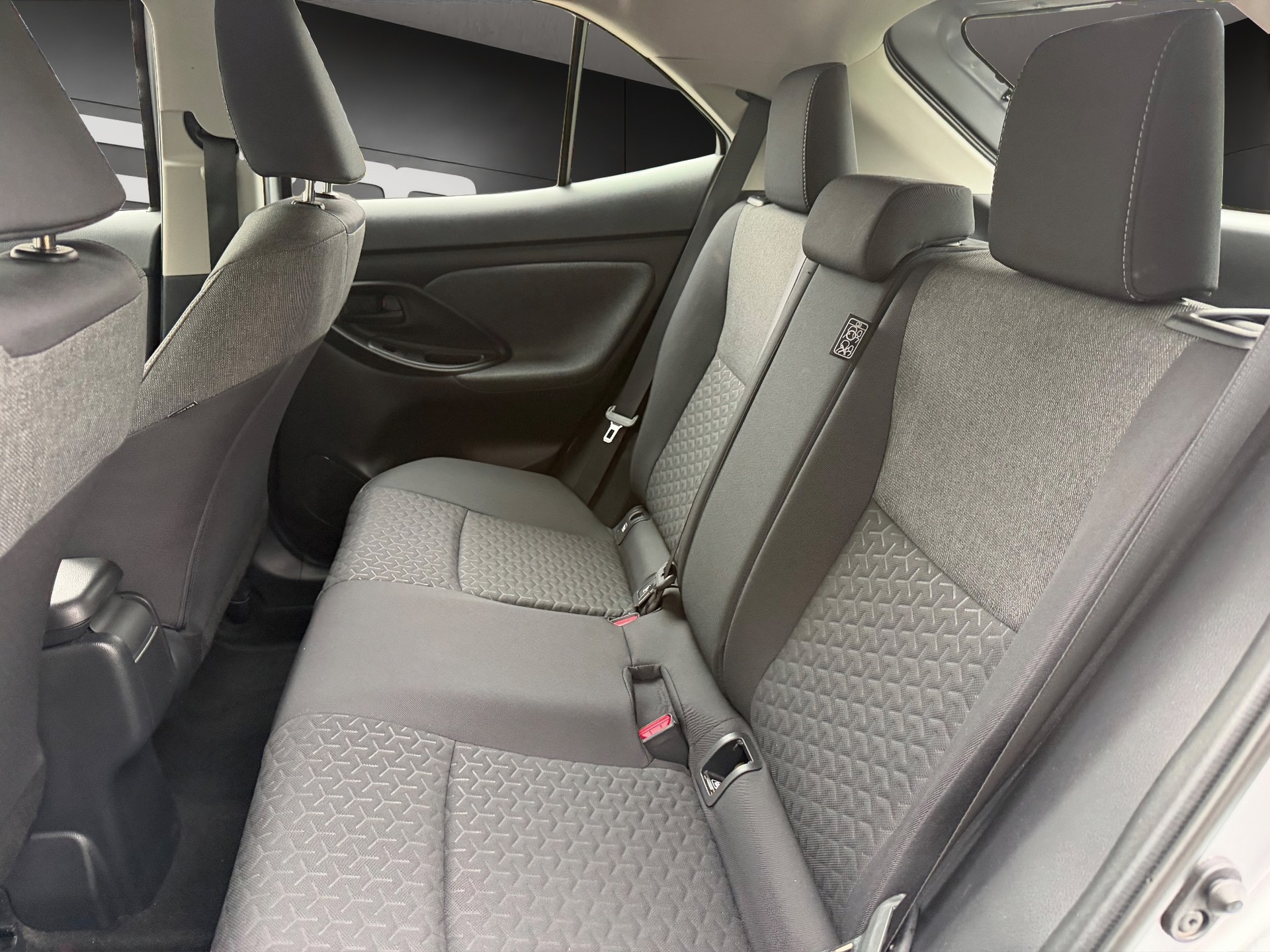 TOYOTA Yaris Cross 1.5 Trend e-CVT AWDi-image-12