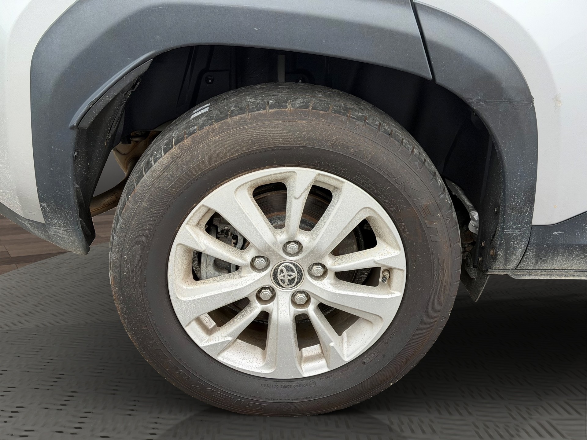 TOYOTA Yaris Cross 1.5 Trend e-CVT AWDi-image-28