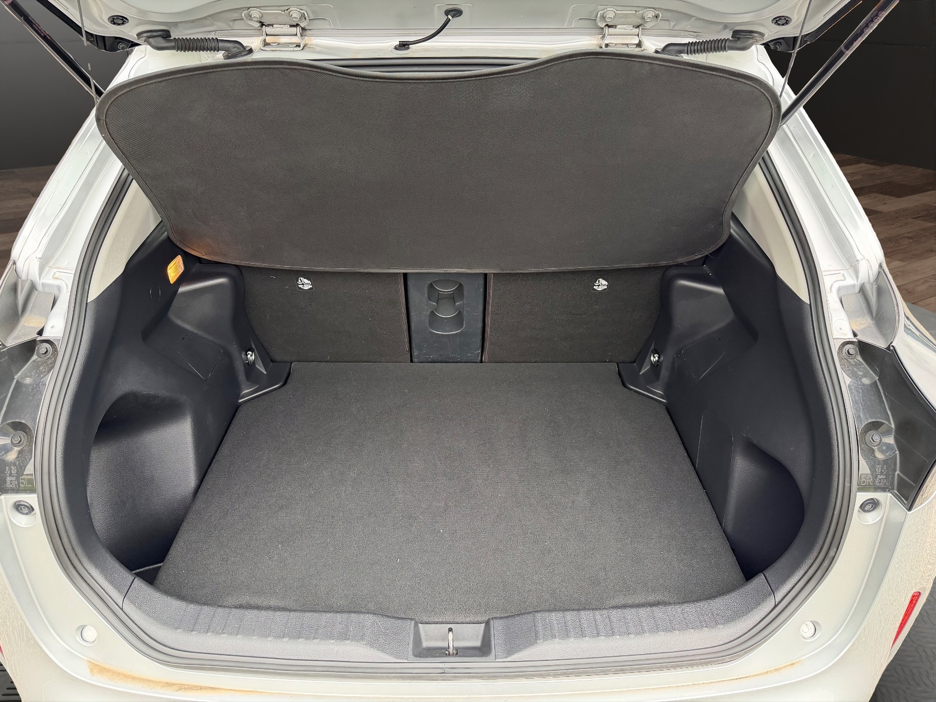 TOYOTA Yaris Cross 1.5 Trend e-CVT AWDi-image-5