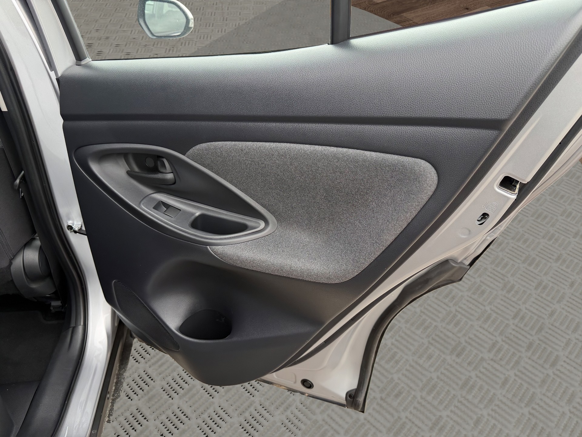 TOYOTA Yaris Cross 1.5 Trend e-CVT AWDi-image-18