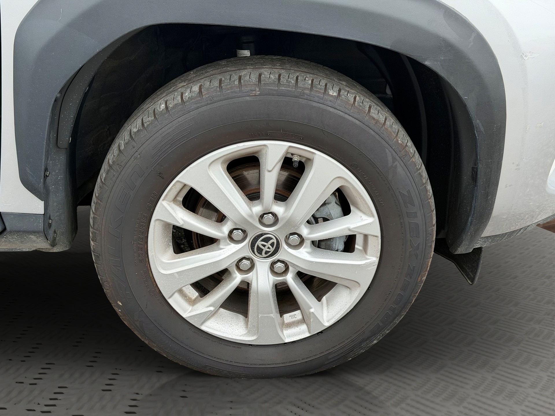 TOYOTA Yaris Cross 1.5 Trend e-CVT AWDi-image-26