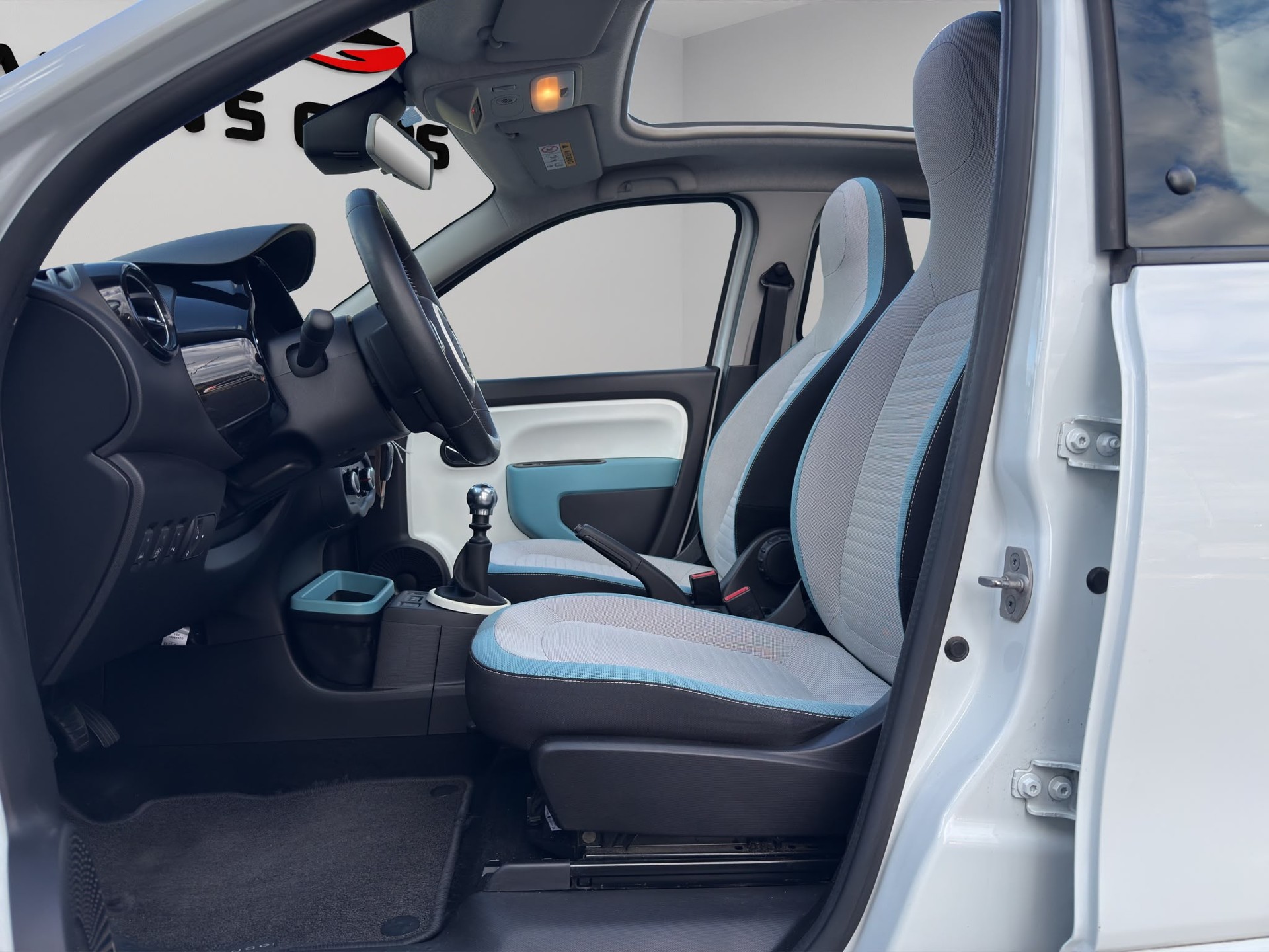 RENAULT Twingo 0.9 Liberty-image-11