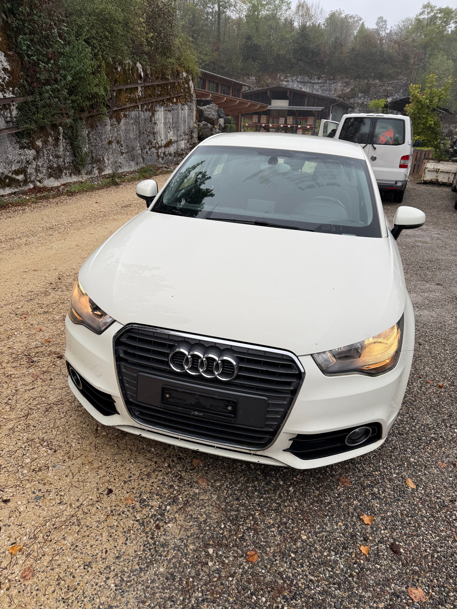 AUDI 1.2 TFSI Attraction-image-0
