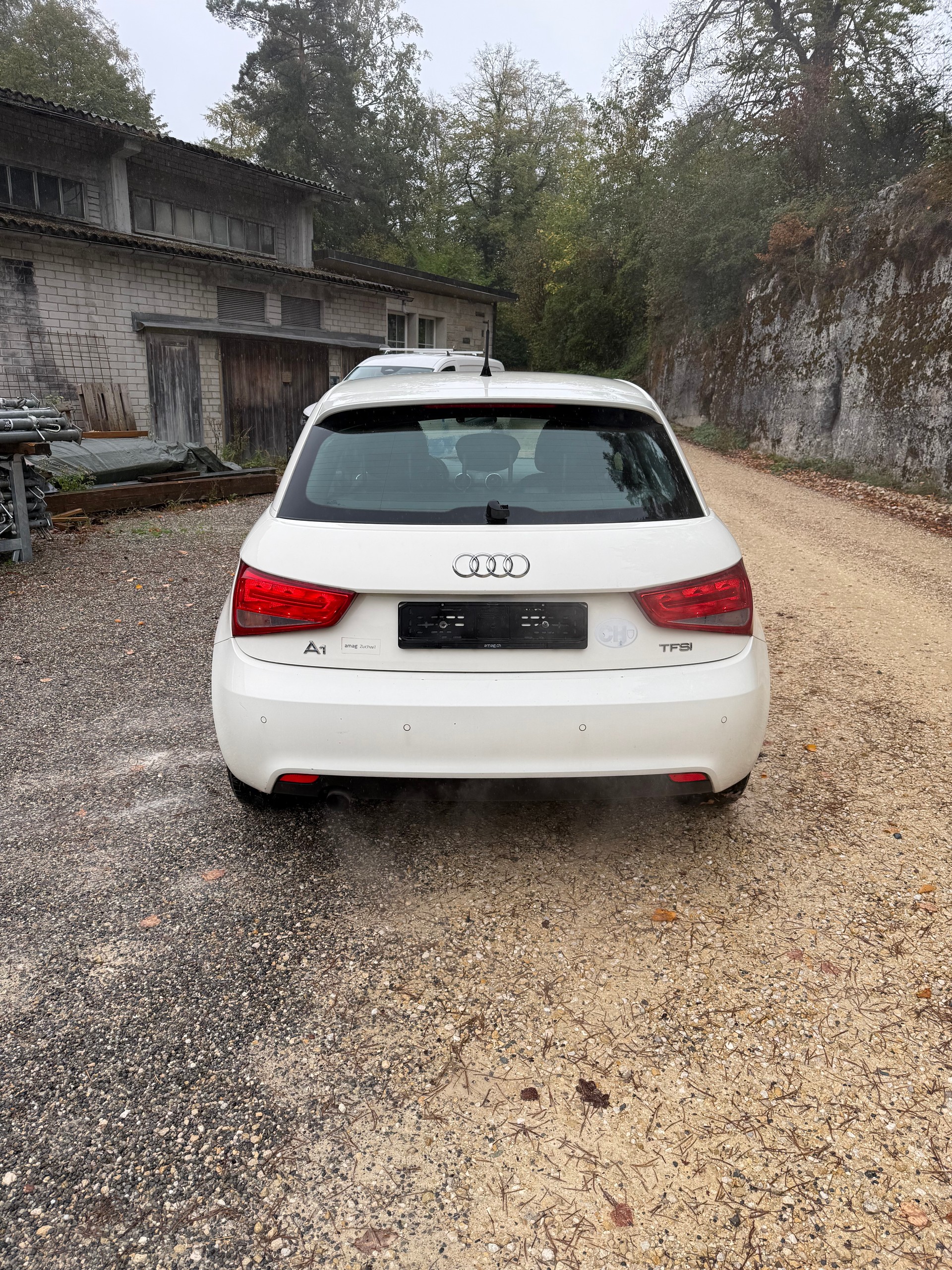 AUDI 1.2 TFSI Attraction-image-2