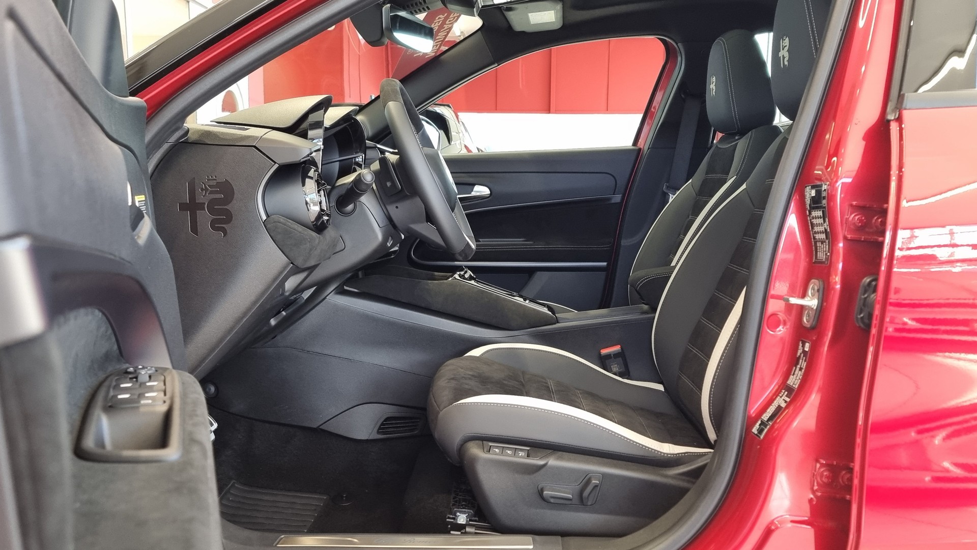 ALFA ROMEO Junior 1.2 Sport Speciale Tech & Sky MY 26-image-19