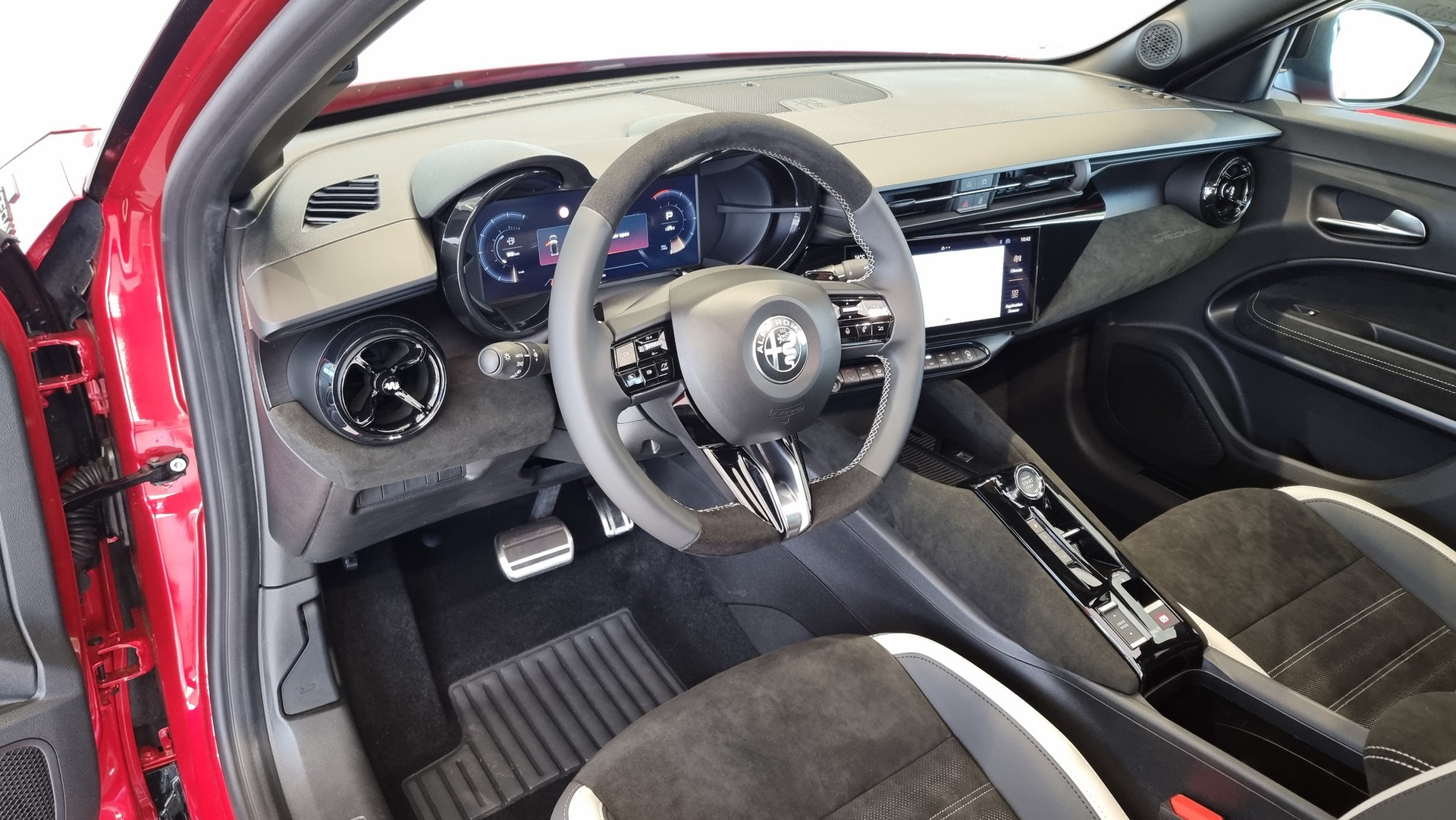 ALFA ROMEO Junior 1.2 Sport Speciale Tech & Sky MY 26-image-20