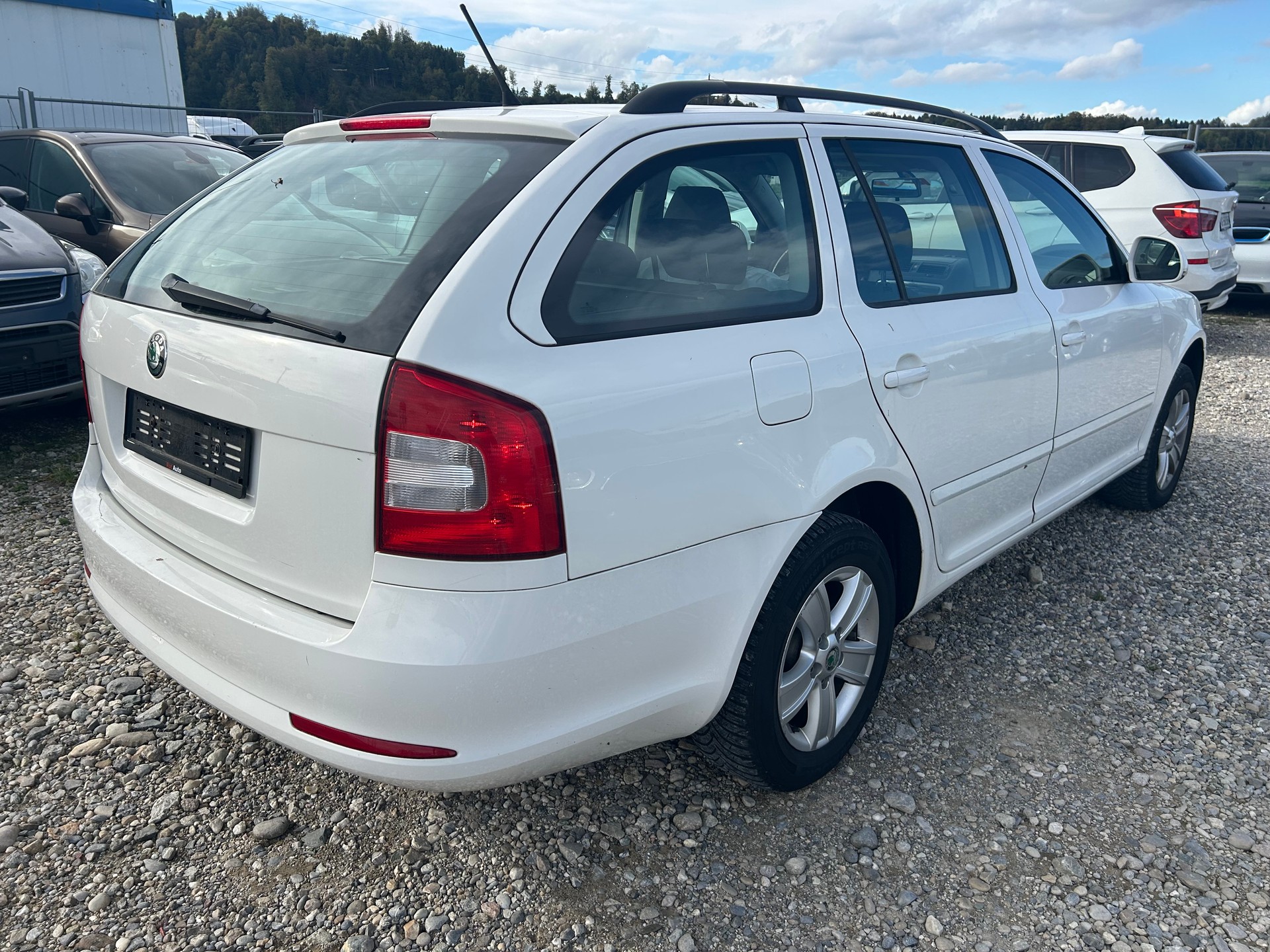 SKODA Octavia Combi 1.6 TDI Stöckli 4x4-image-3