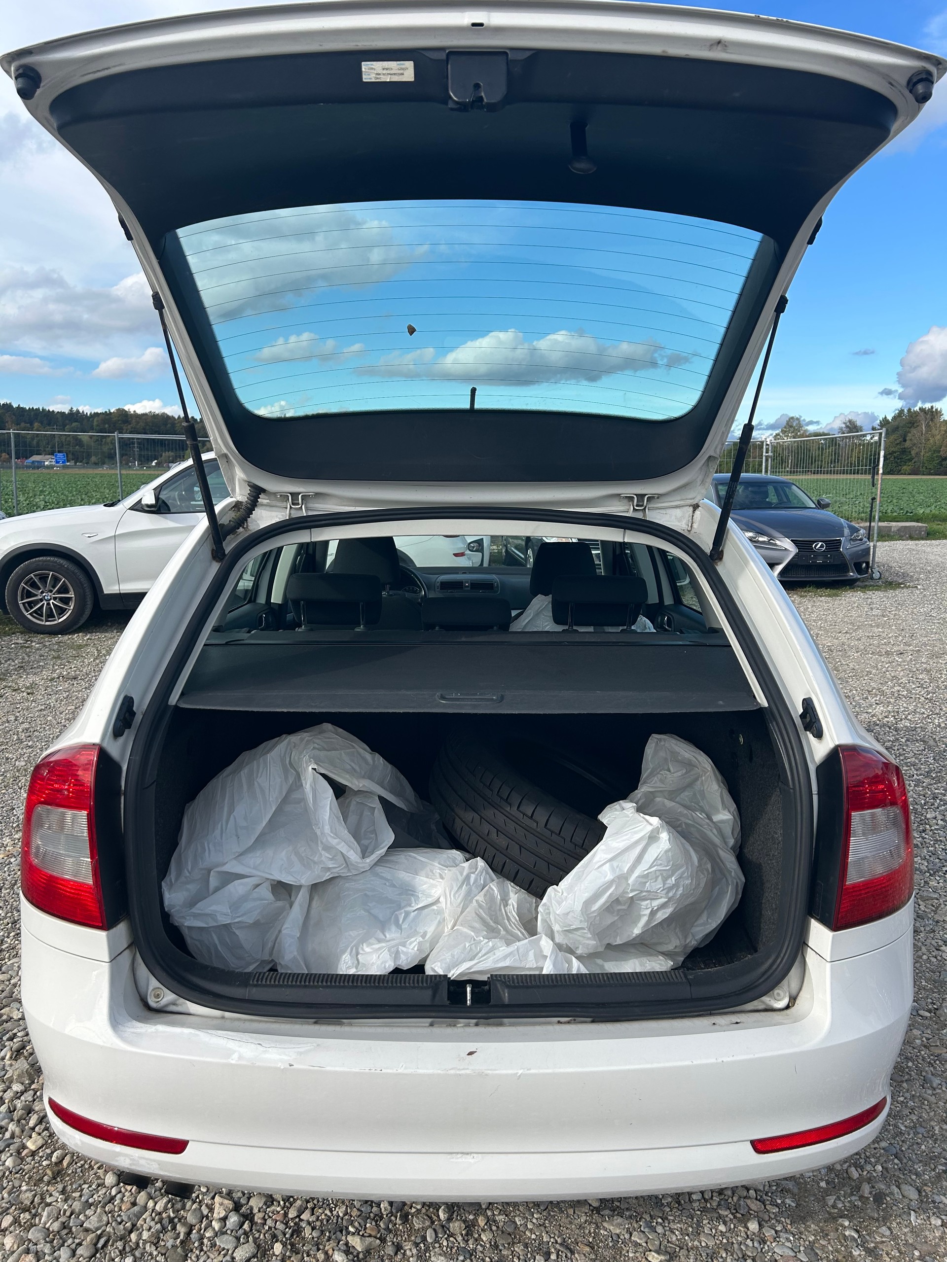 SKODA Octavia Combi 1.6 TDI Stöckli 4x4-image-10
