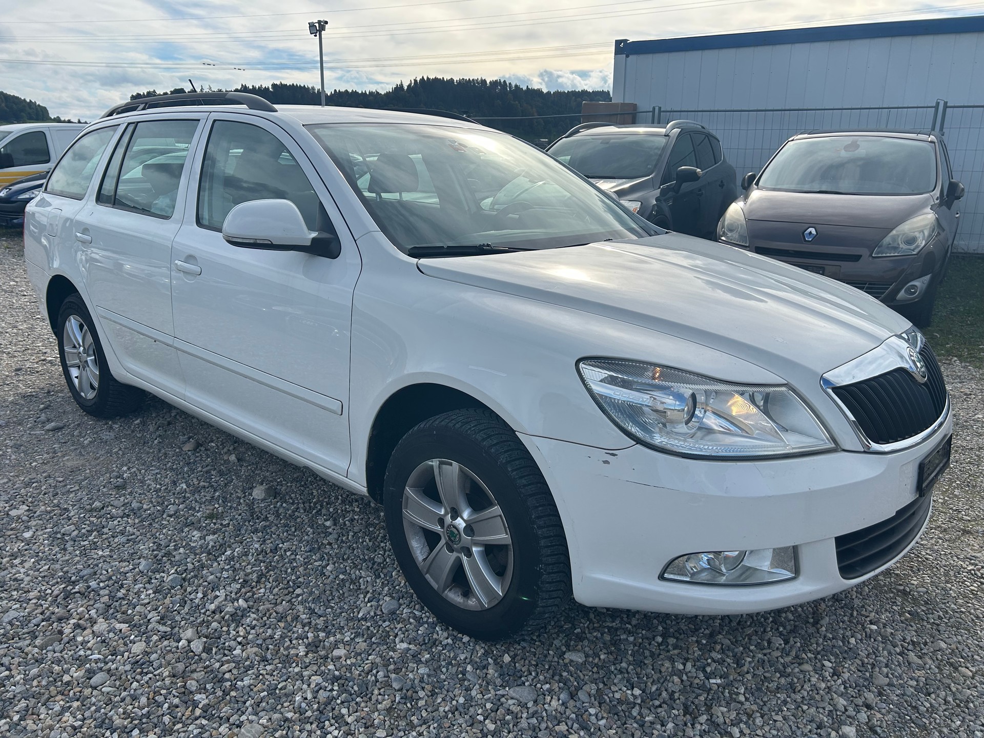 SKODA Octavia Combi 1.6 TDI Stöckli 4x4-image-2