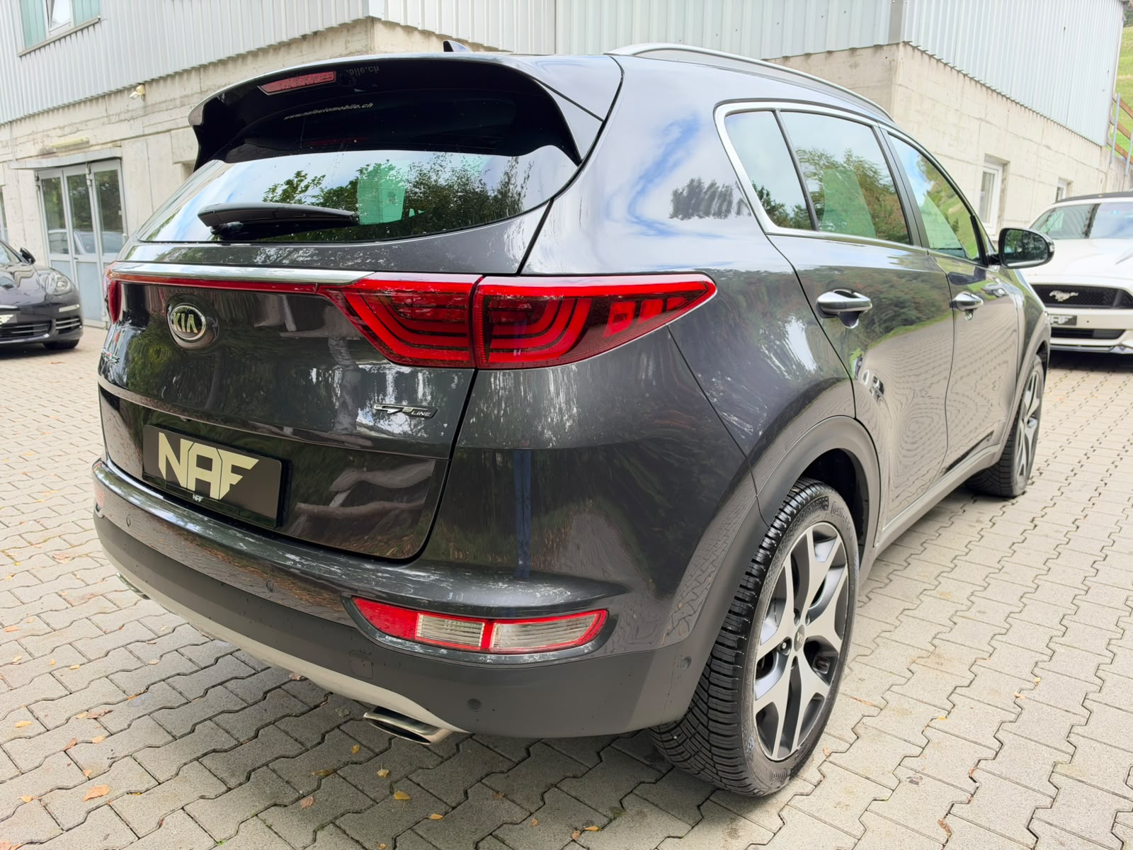 KIA Sportage 2.0CRDi Style GT Line 4WD Automat-image-5