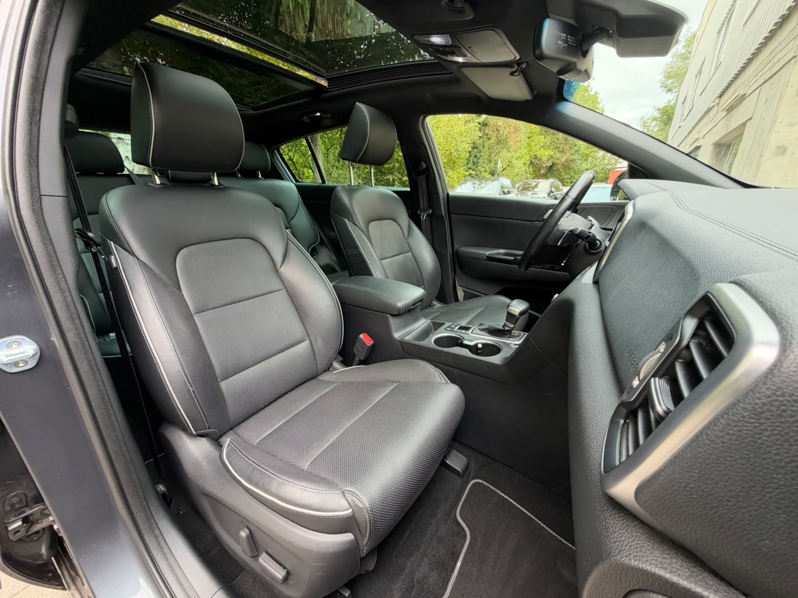 KIA Sportage 2.0CRDi Style GT Line 4WD Automat-image-19