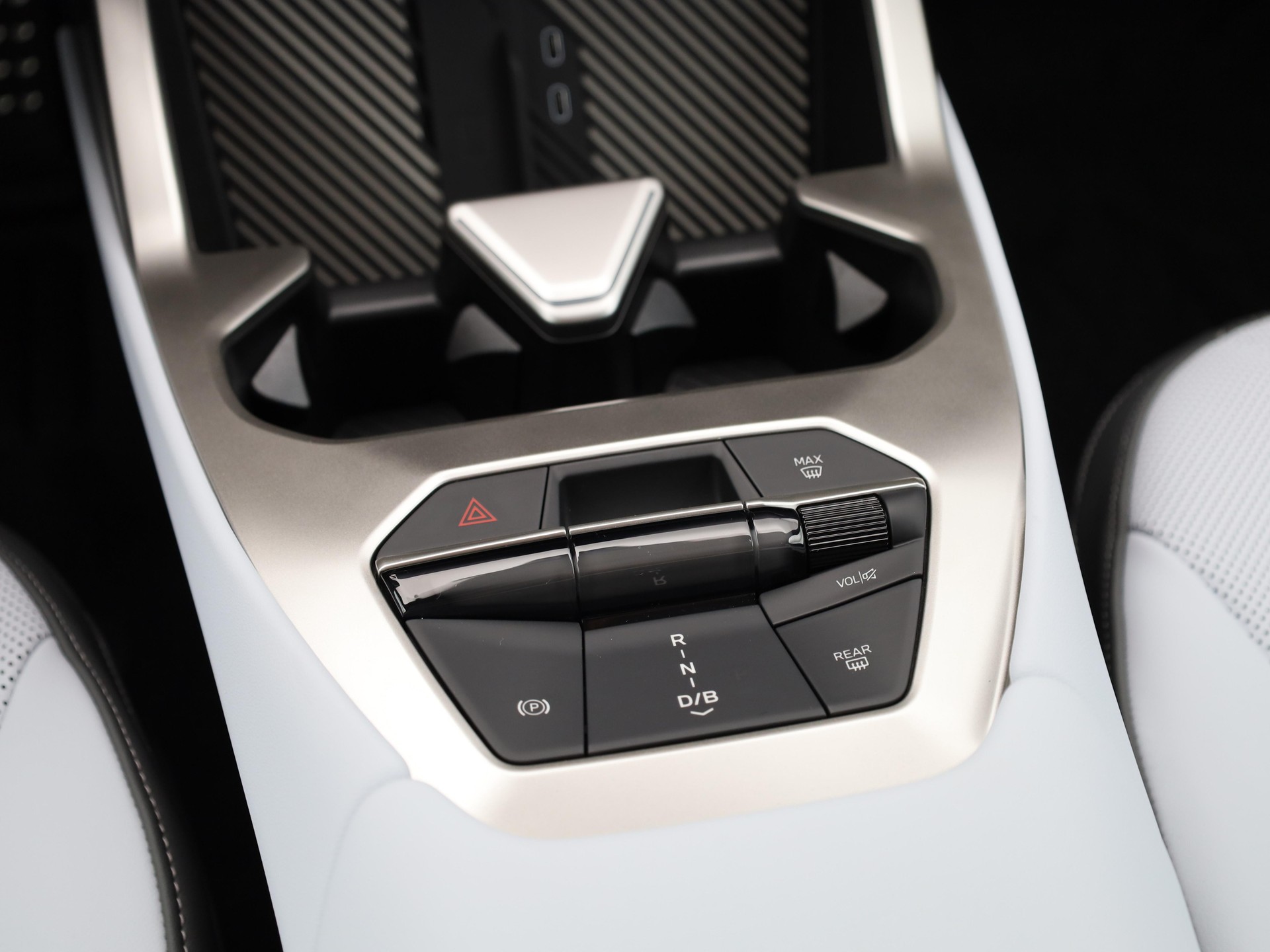 BMW iX3 NA5 50 xDrive-image-16
