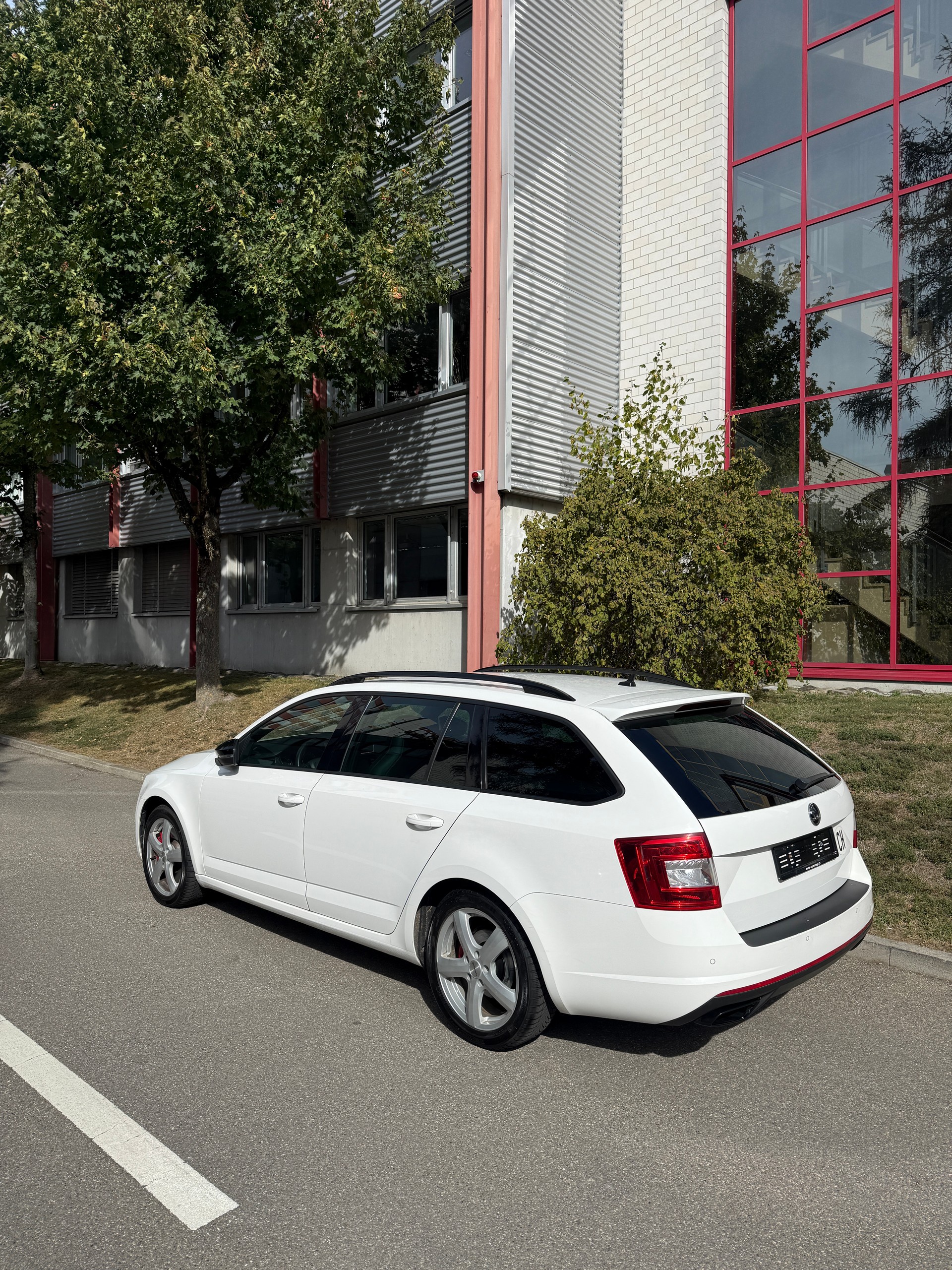 SKODA 2.0 TSI RS DSG-image-1