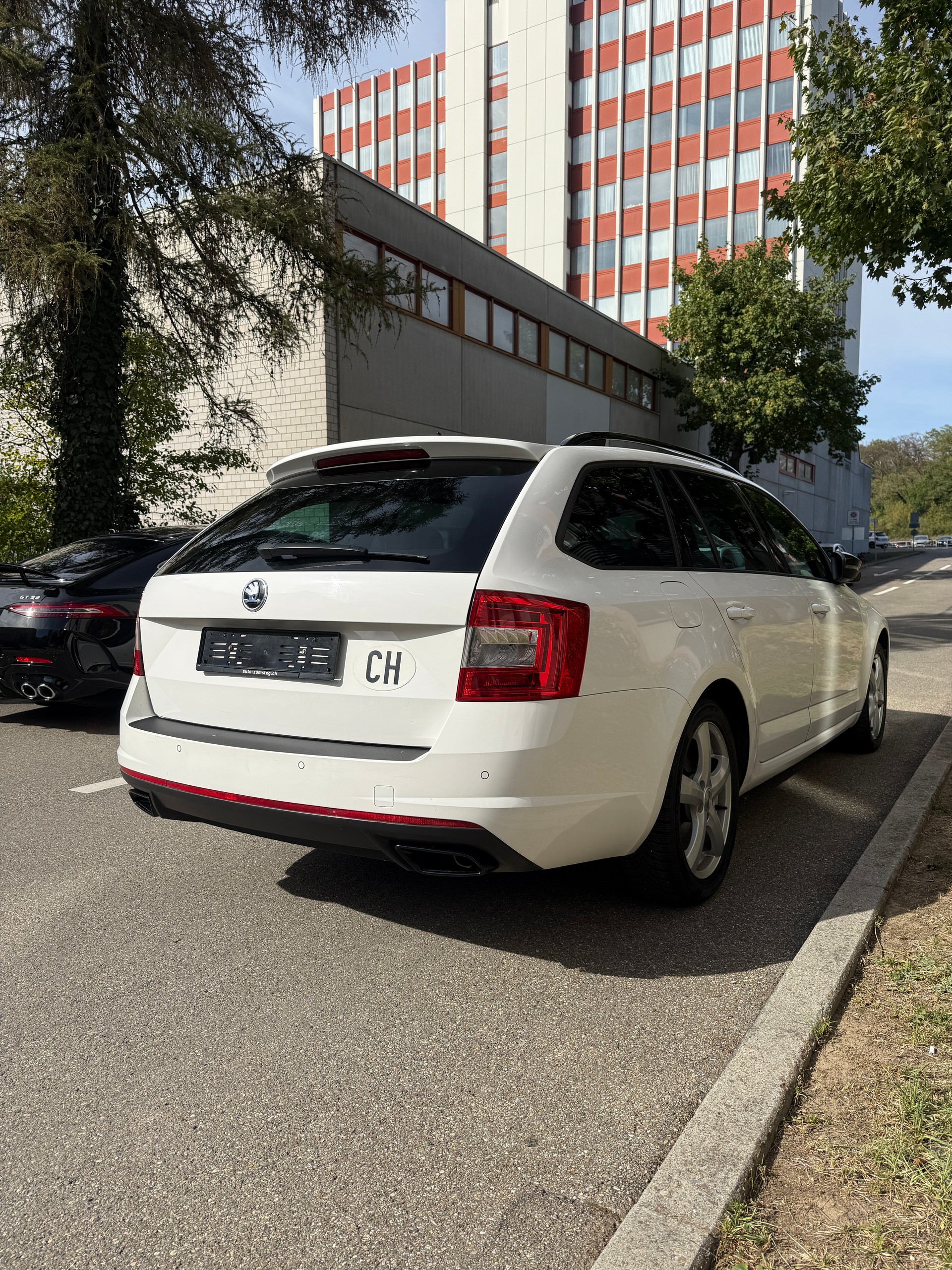 SKODA 2.0 TSI RS DSG-image-2