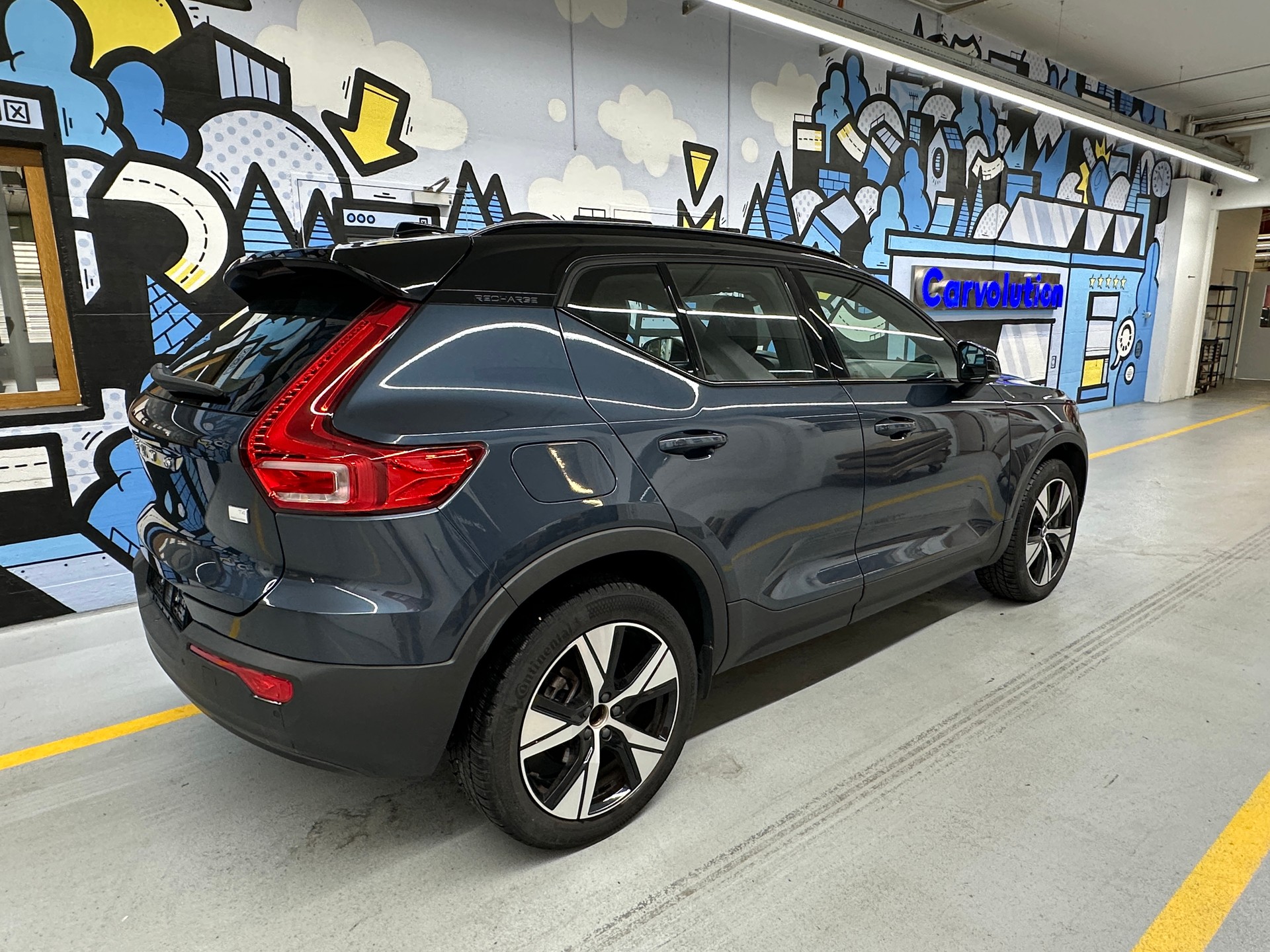 VOLVO XC40 T4 TwE R-Design DCT-image-3
