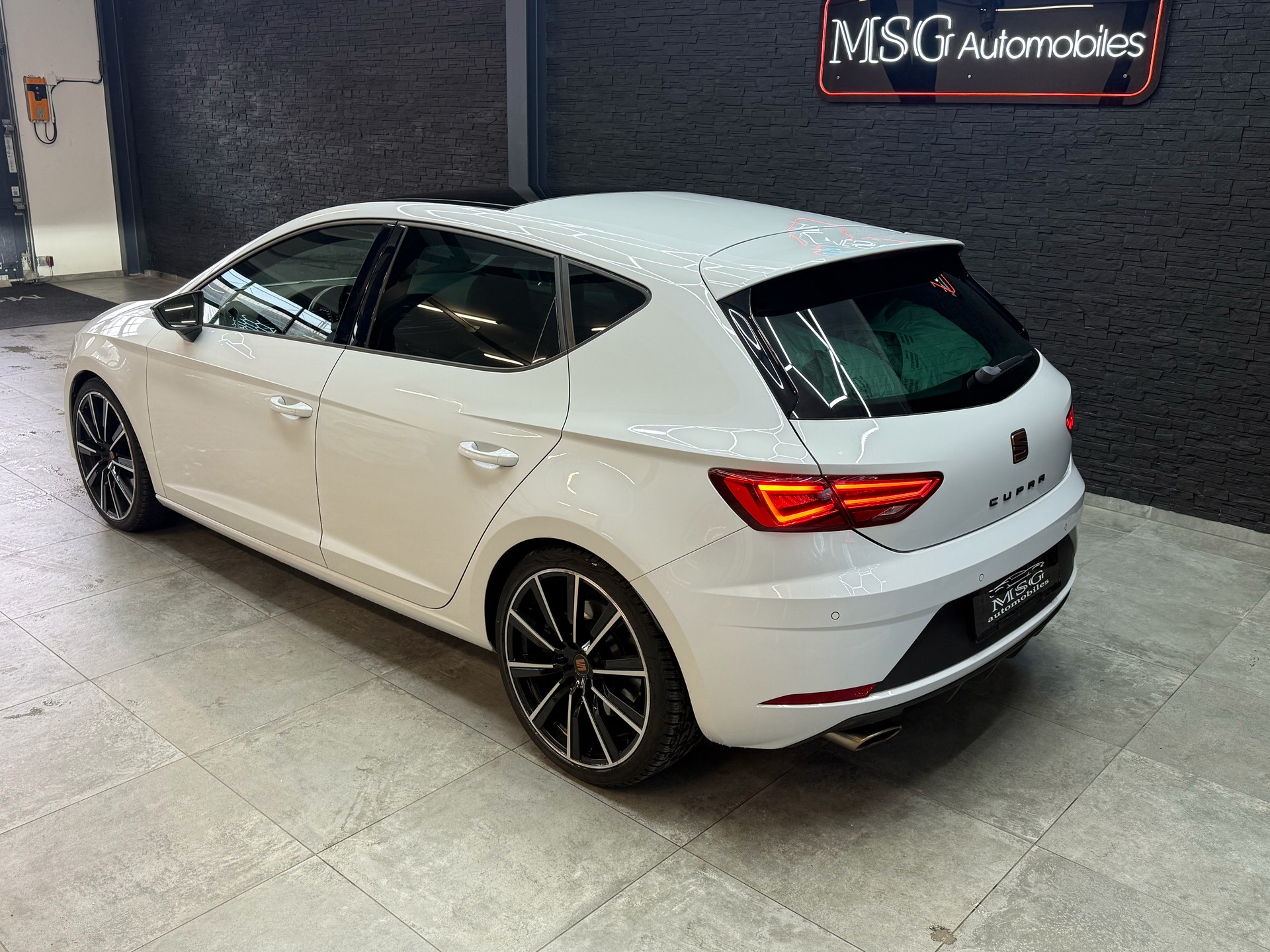 SEAT Leon 2.0 TSI Cupra 290 DSG-image-2