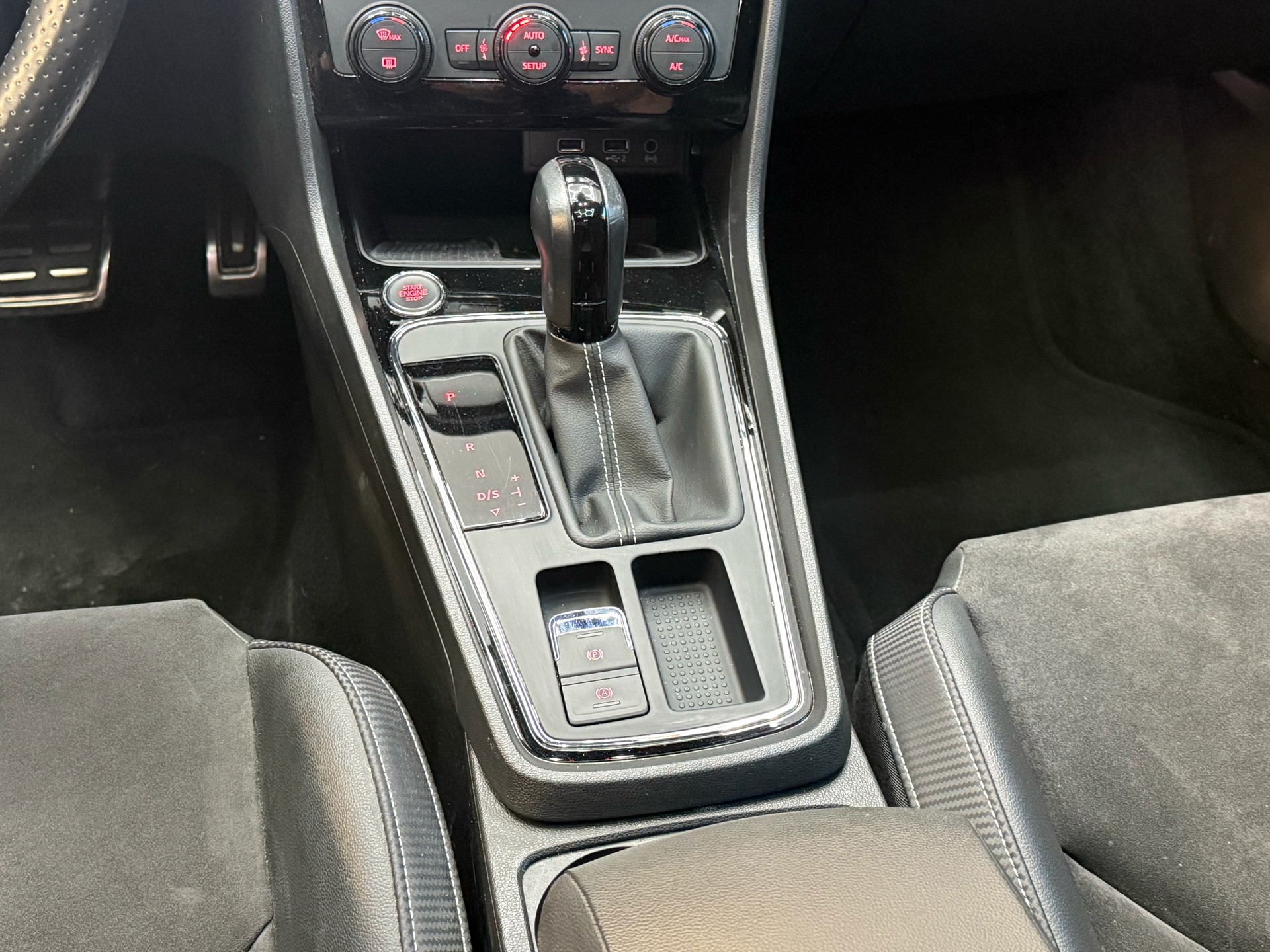 SEAT Leon 2.0 TSI Cupra 290 DSG-image-10