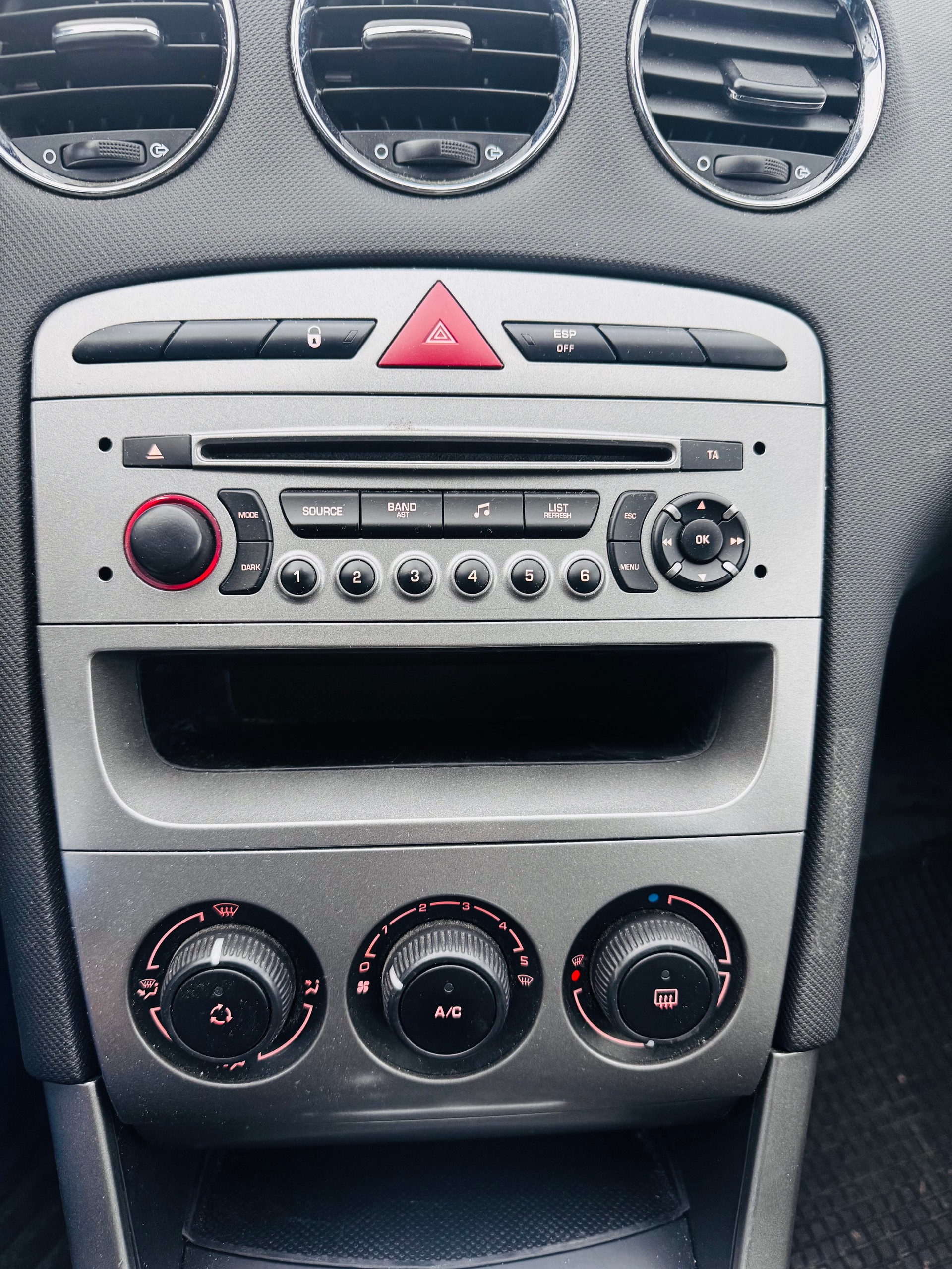 PEUGEOT 308 SW 1.6 HDI Active EGS6-image-3