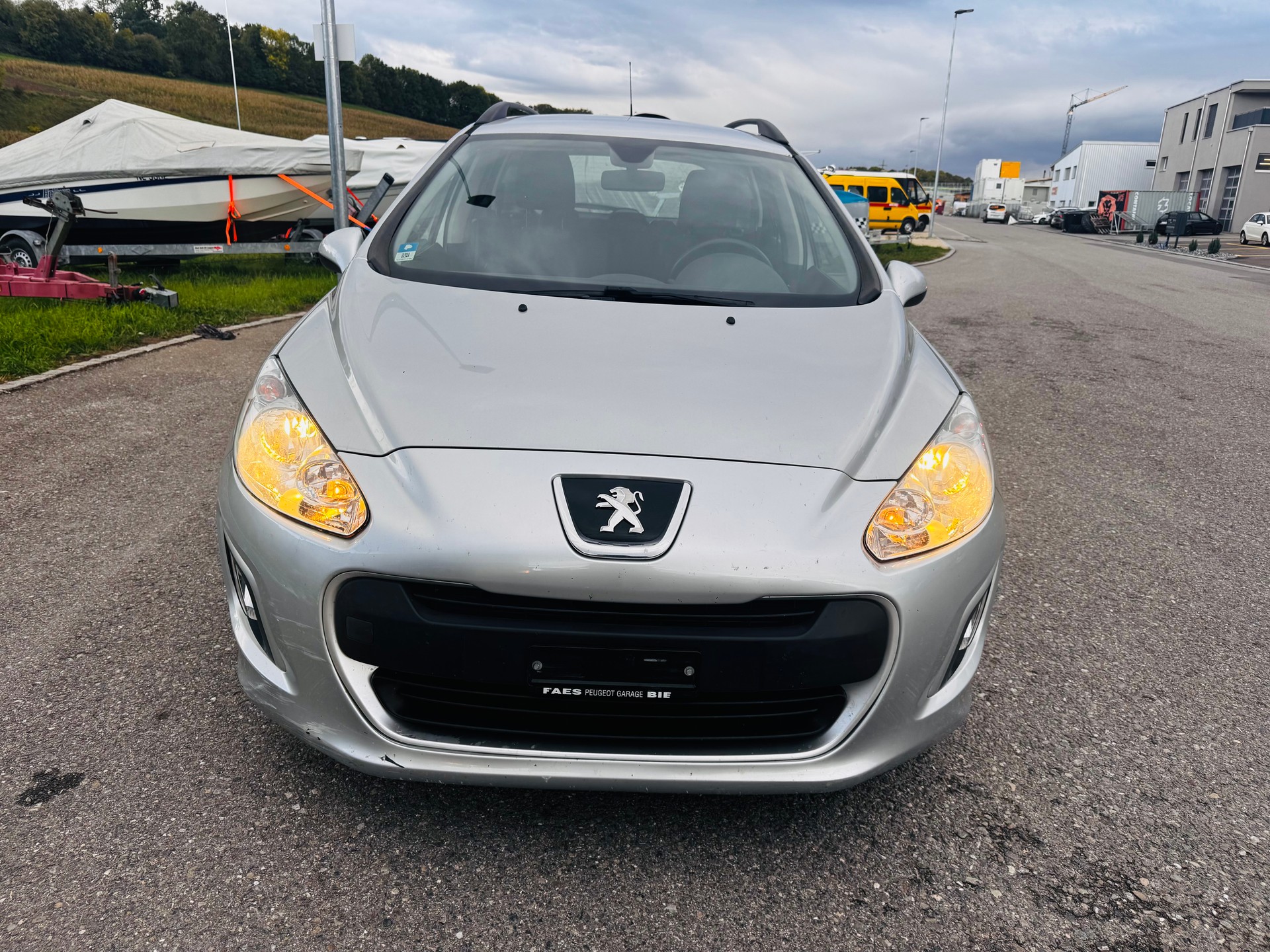 PEUGEOT 308 SW 1.6 HDI Active EGS6-image-1