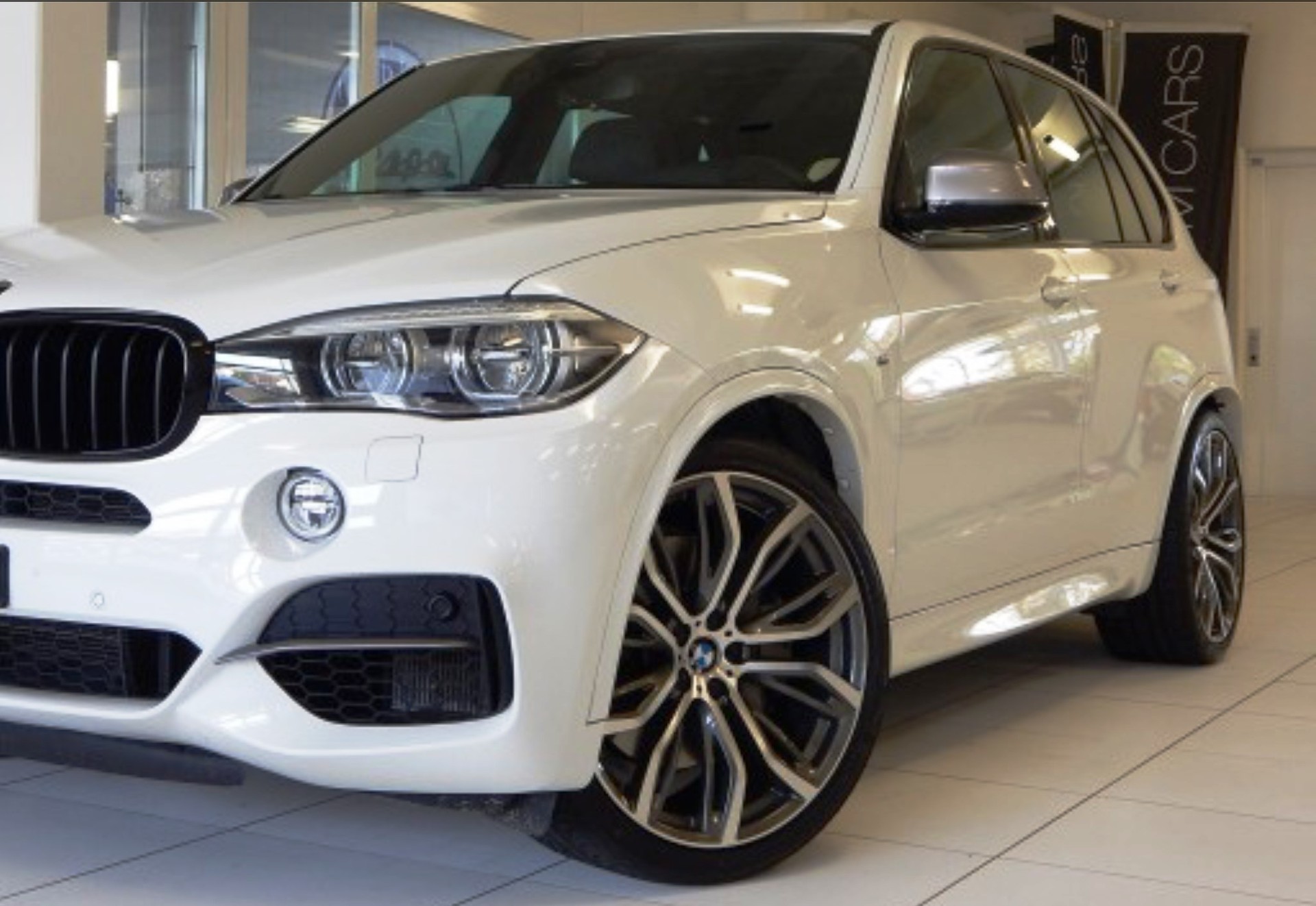 BMW X5 xDrive M50d Steptronic-image-4