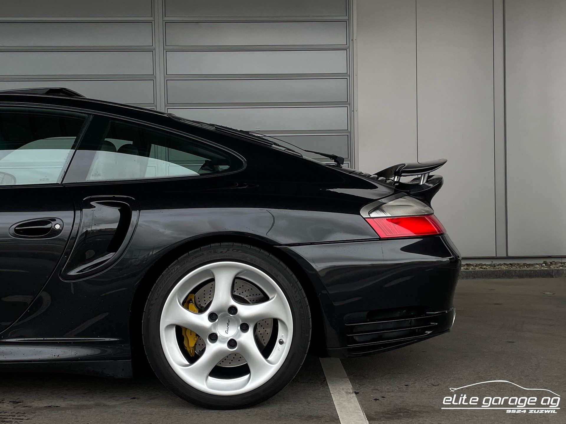PORSCHE 911 Turbo-image-9