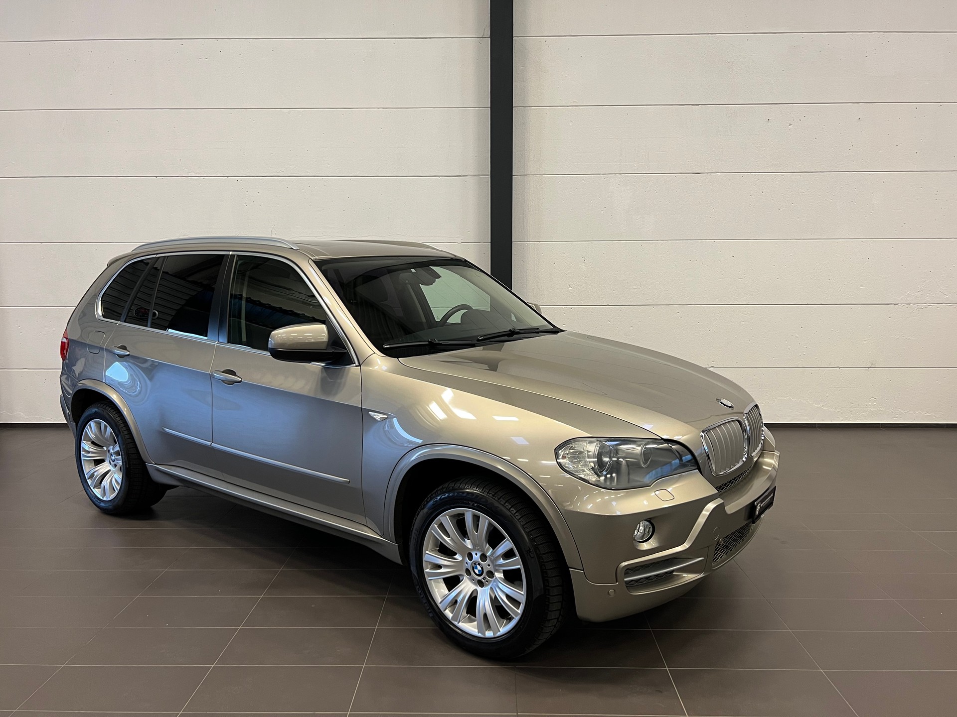 BMW X5 xDrive 48i (4.8i) Steptronic-image-3