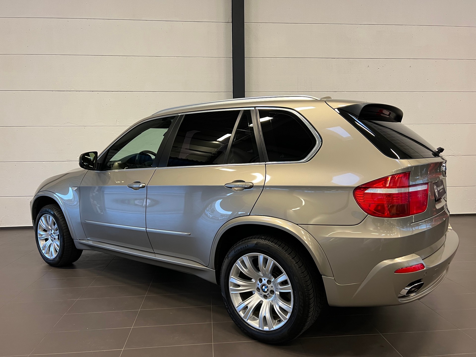 BMW X5 xDrive 48i (4.8i) Steptronic-image-11