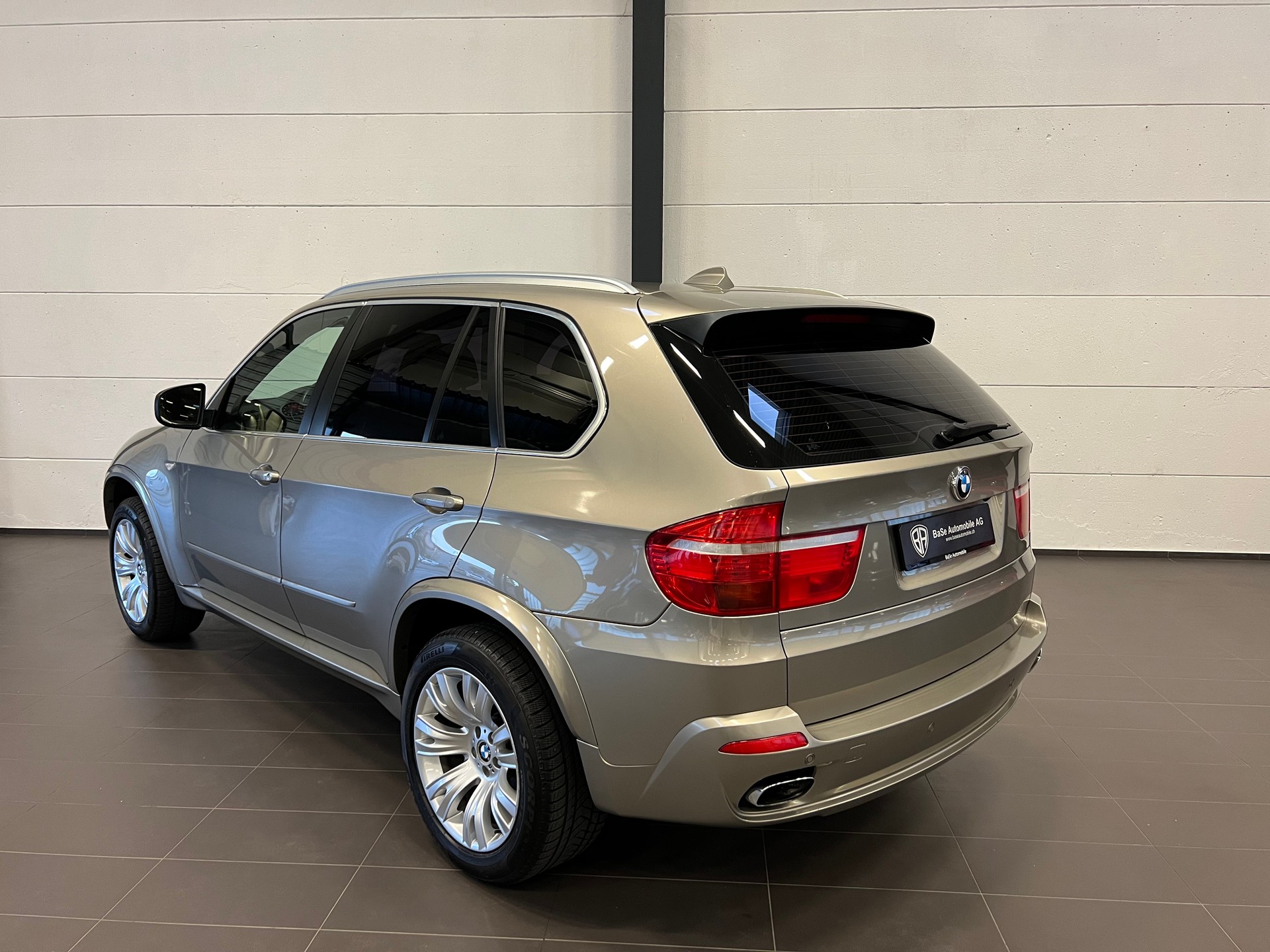 BMW X5 xDrive 48i (4.8i) Steptronic-image-9
