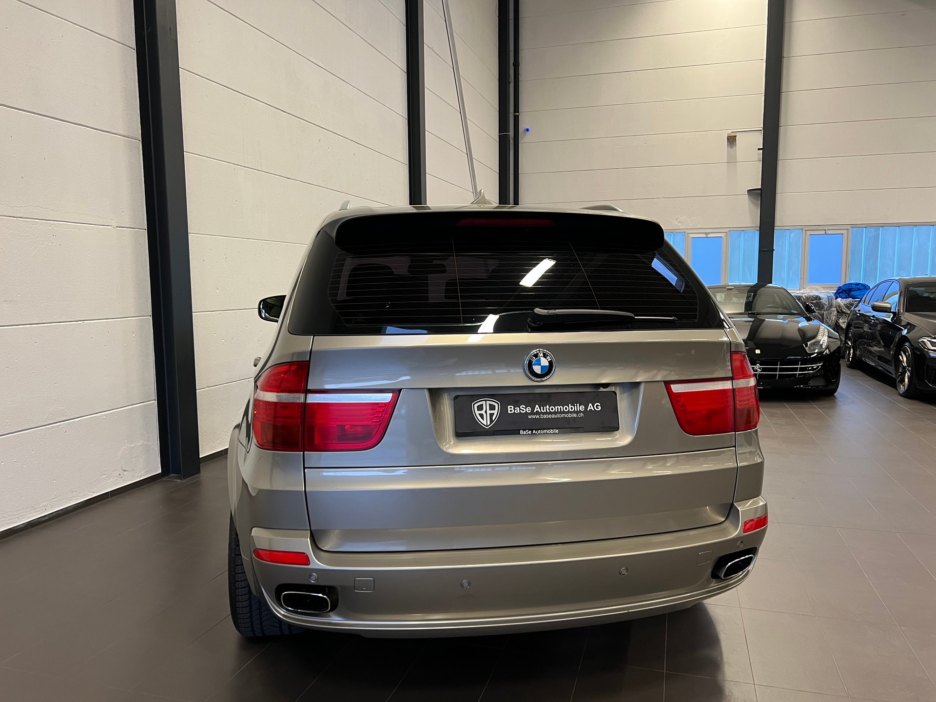 BMW X5 xDrive 48i (4.8i) Steptronic-image-15
