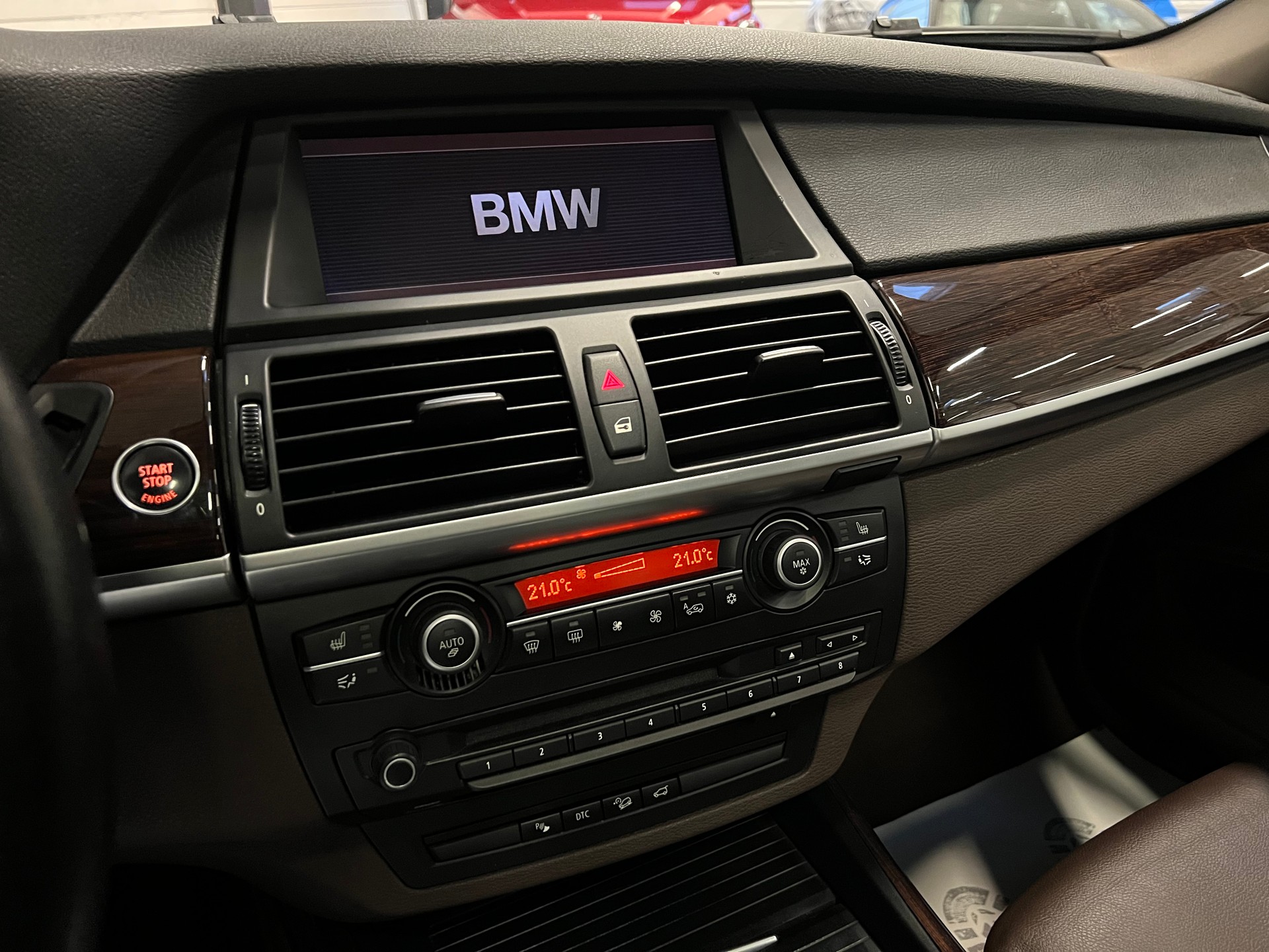 BMW X5 xDrive 48i (4.8i) Steptronic-image-28