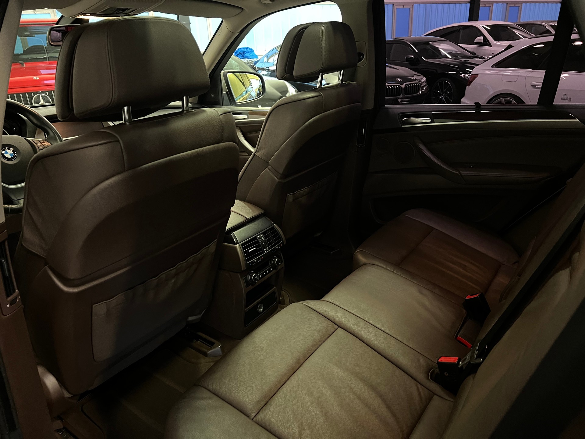 BMW X5 xDrive 48i (4.8i) Steptronic-image-24