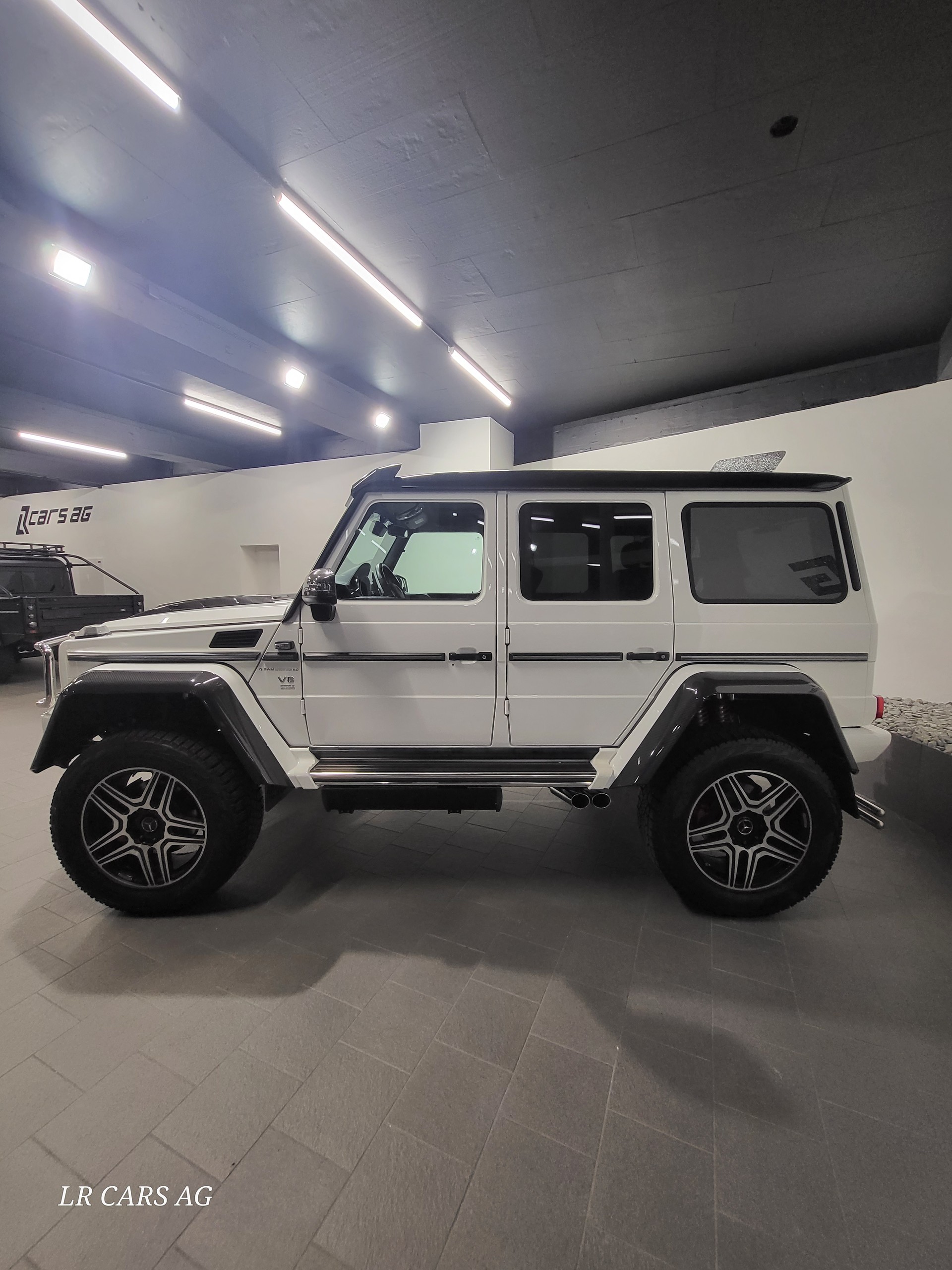 MERCEDES-BENZ G500 4x4² BRABUS-image-4