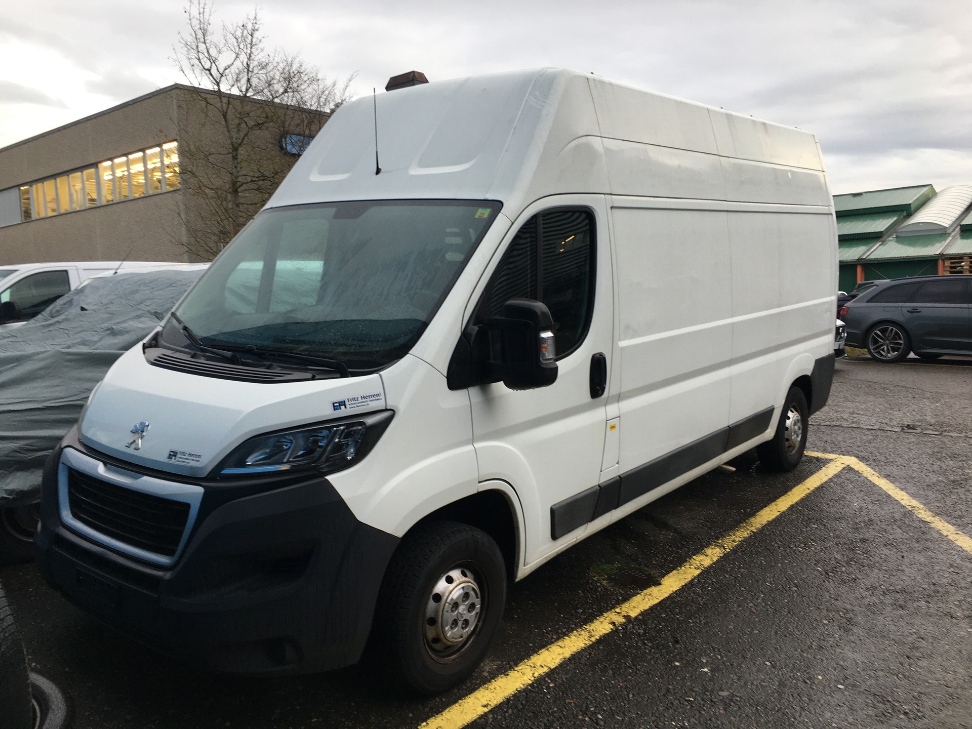 PEUGEOT Boxer 2.0 HDI 335 Active L3H3-image-0