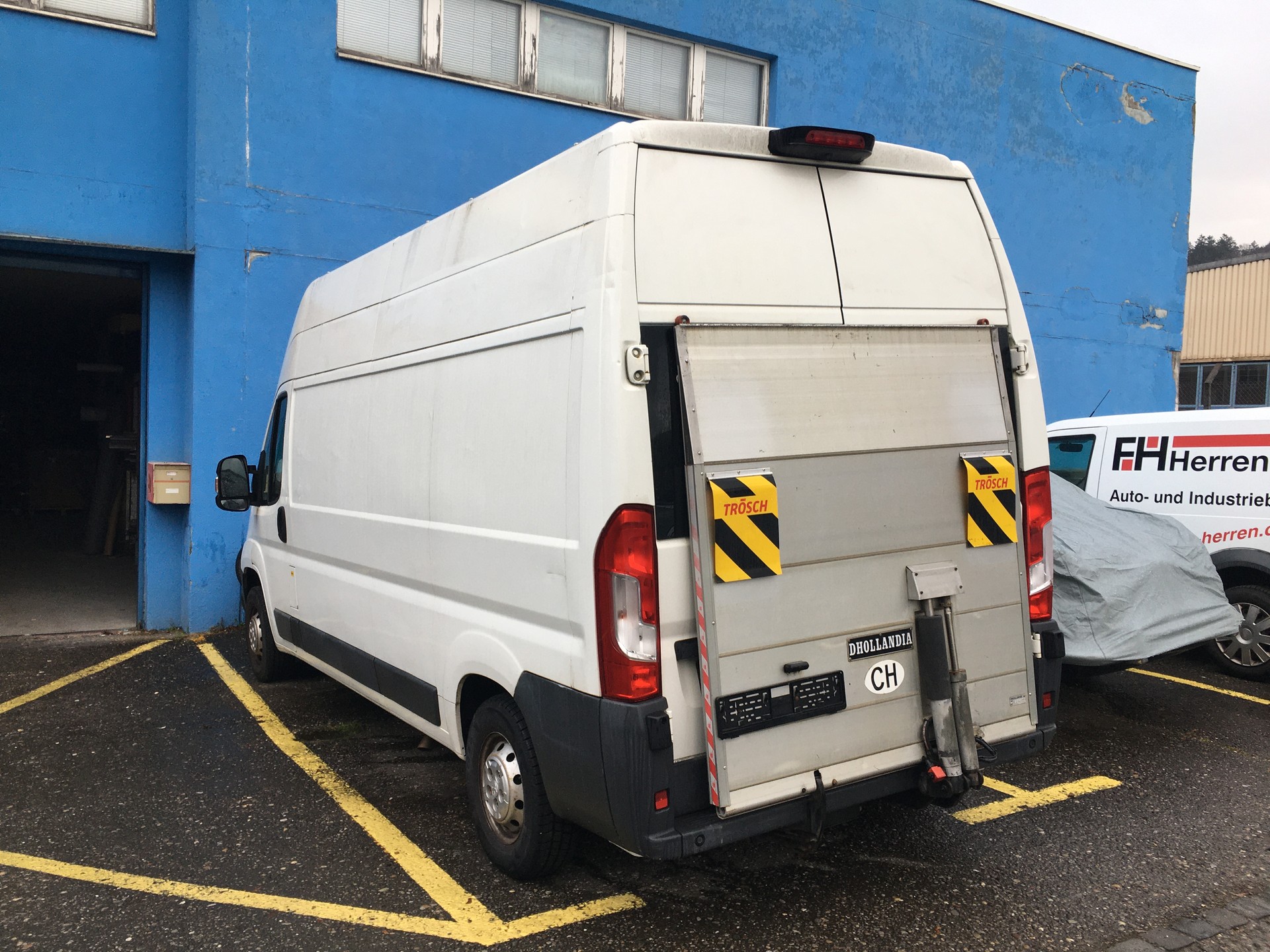 PEUGEOT Boxer 2.0 HDI 335 Active L3H3-image-1