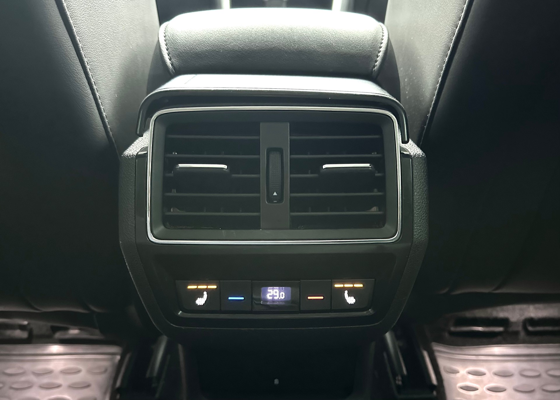SKODA Kodiaq 2.0 TDI SCR L&K 4x4 DSG 7-Plätzer-image-18