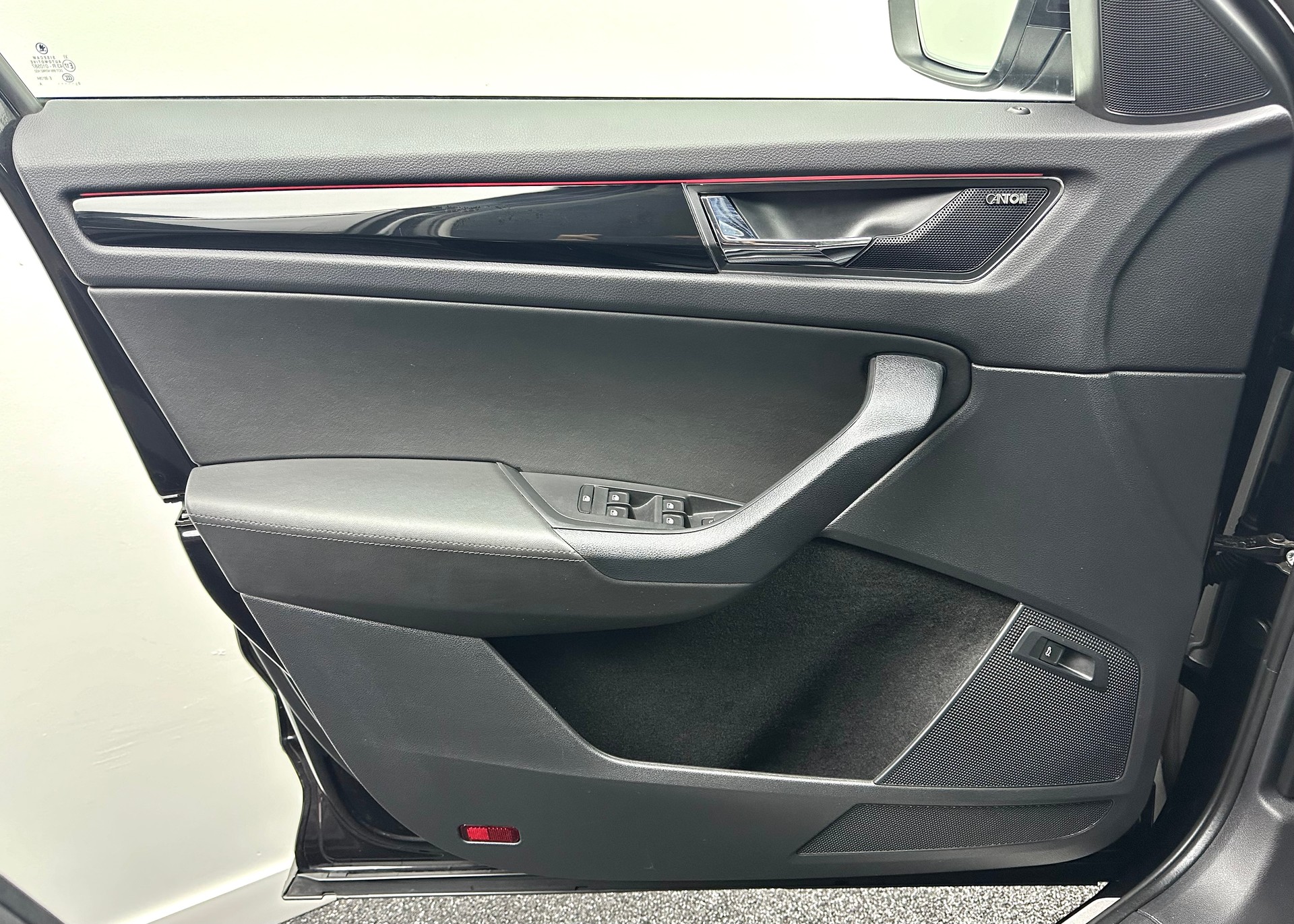SKODA Kodiaq 2.0 TDI SCR L&K 4x4 DSG 7-Plätzer-image-13