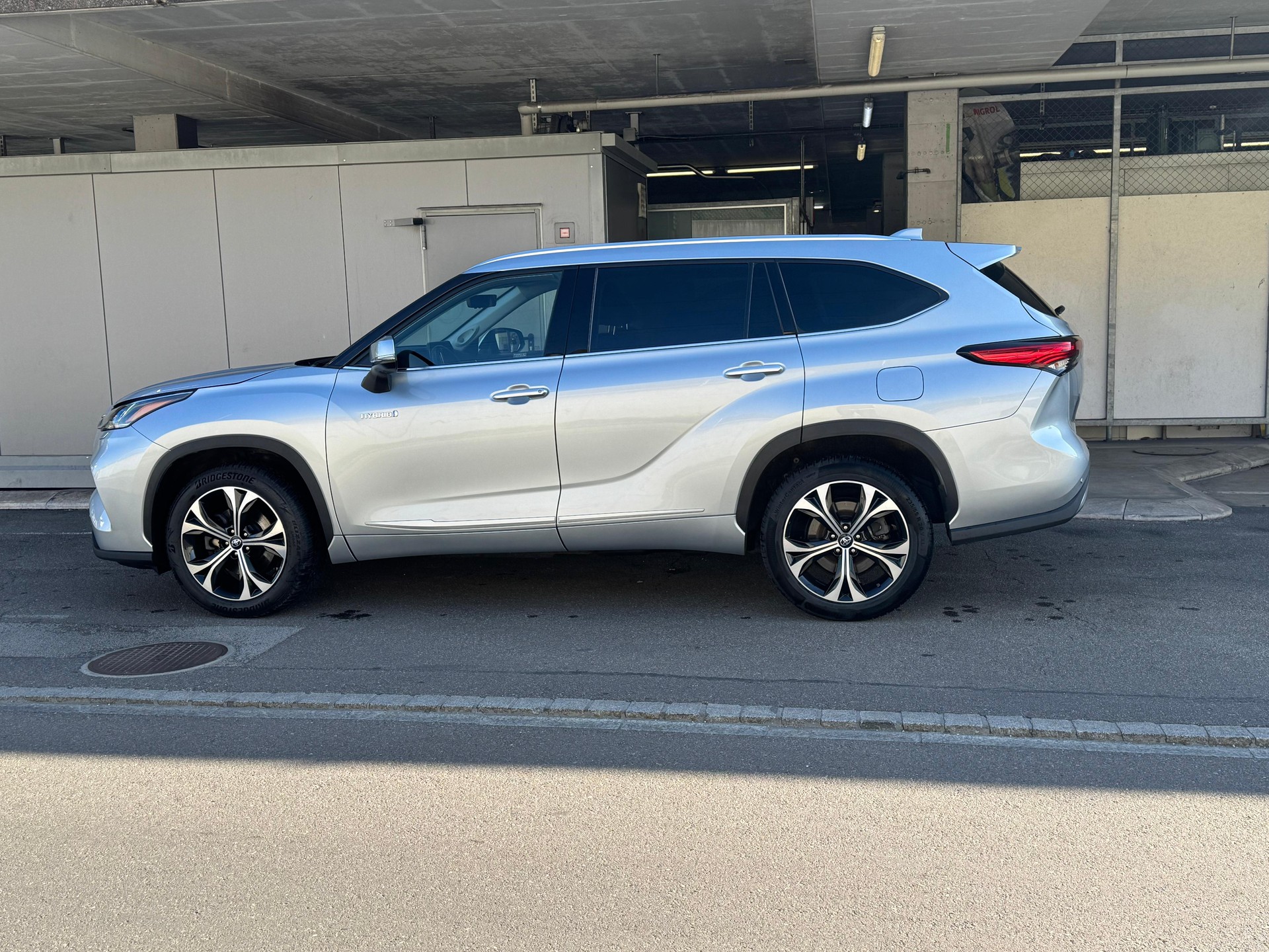 TOYOTA Highlander 2.5 HSD Premium e-CVT-image-6