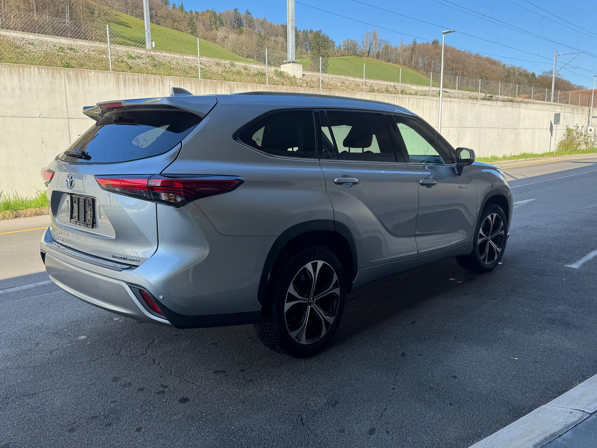 TOYOTA Highlander 2.5 HSD Premium e-CVT-image-4