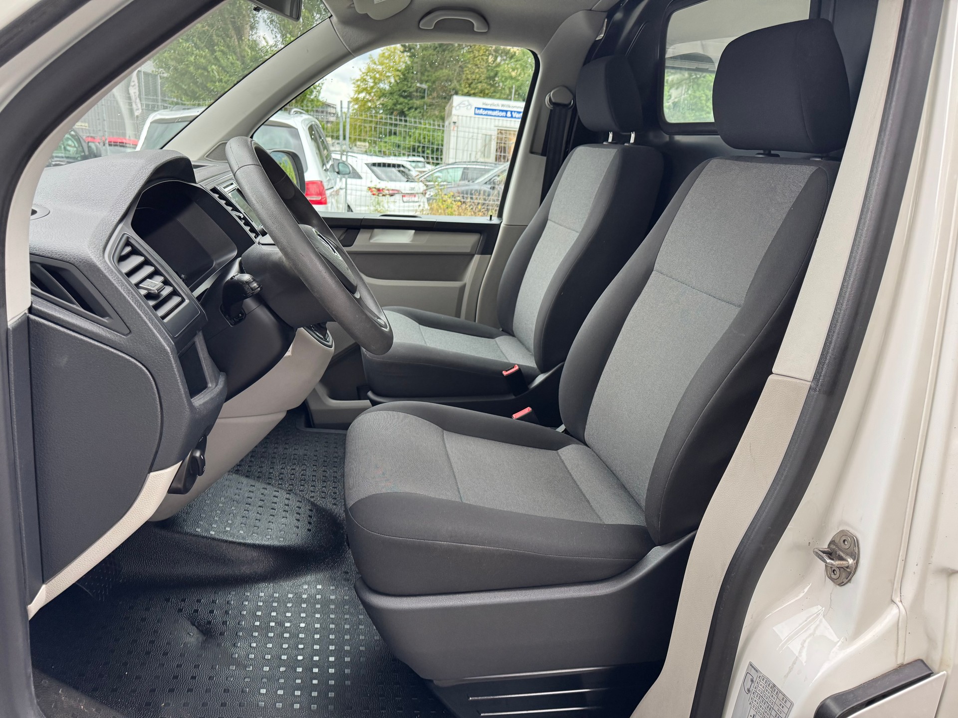 VW T6 2.0 TDI 4Motion DSG * 02x Sitzplätze * Navi * Klimaanlage * PDC H * 02x Airbag * Ab MFK-image-3