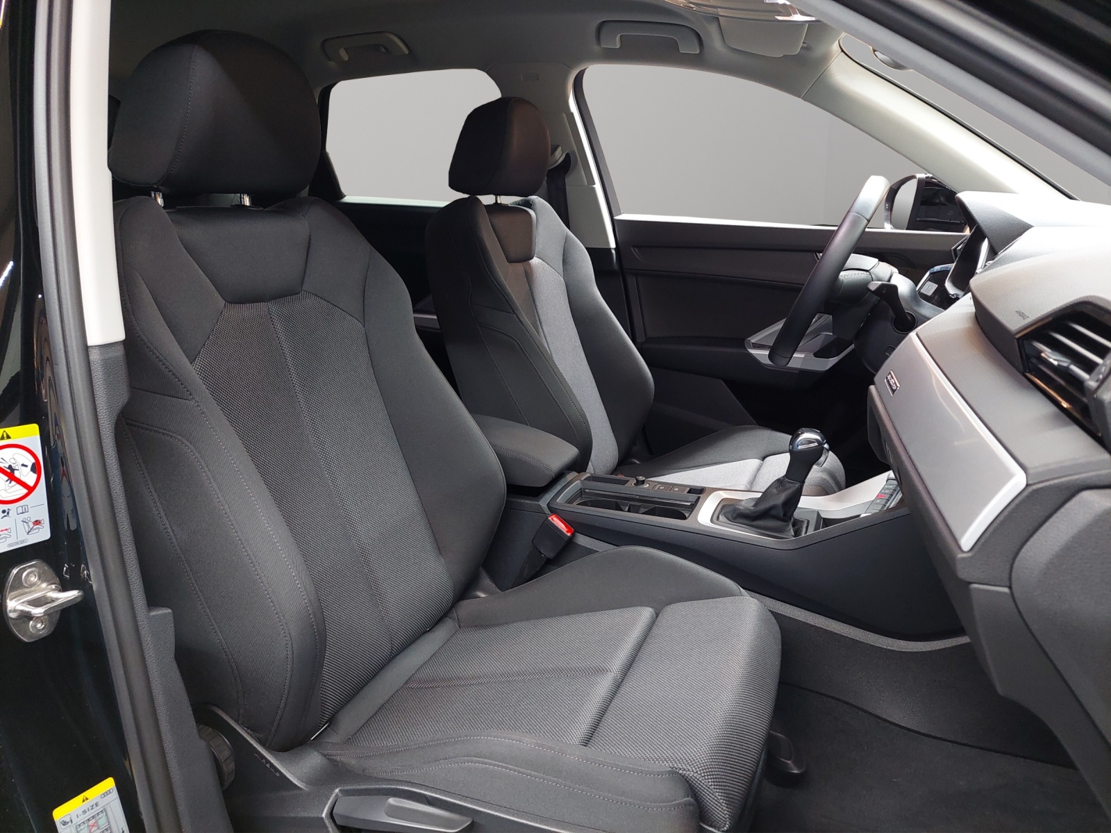 AUDI Q3 35 TDI S line quattro S-tronic-image-8