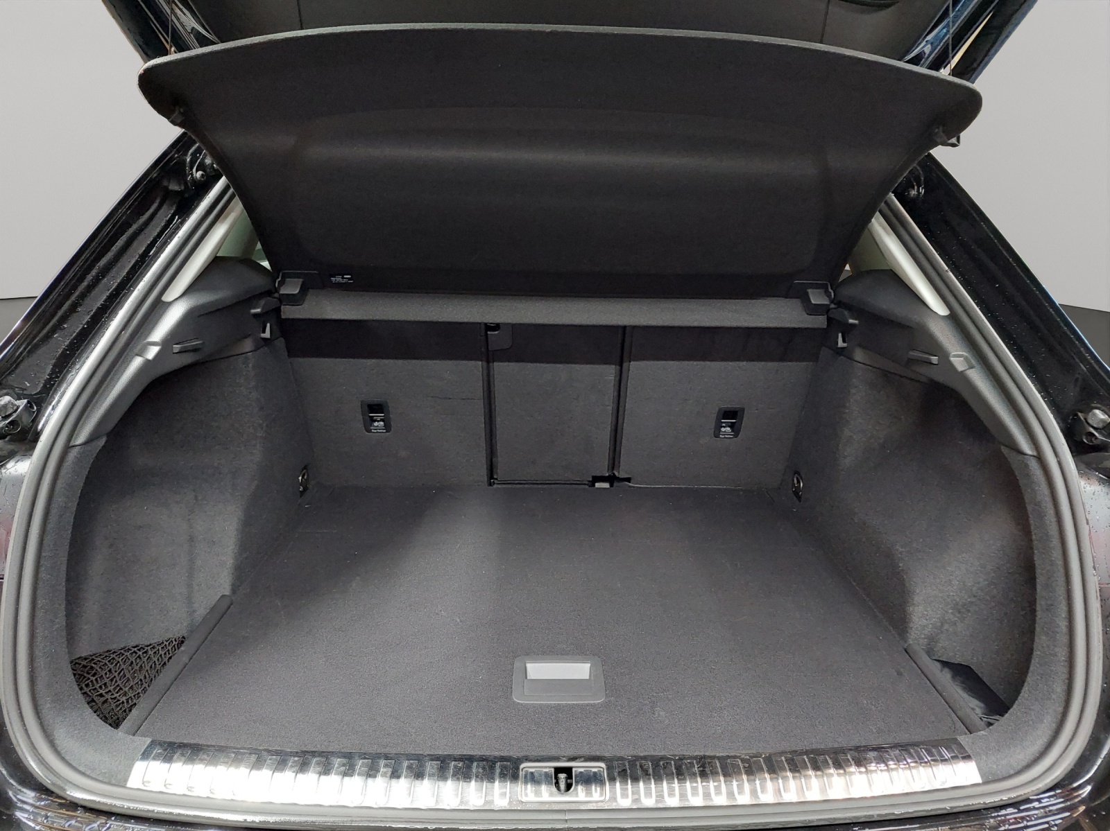 AUDI Q3 35 TDI S line quattro S-tronic-image-10