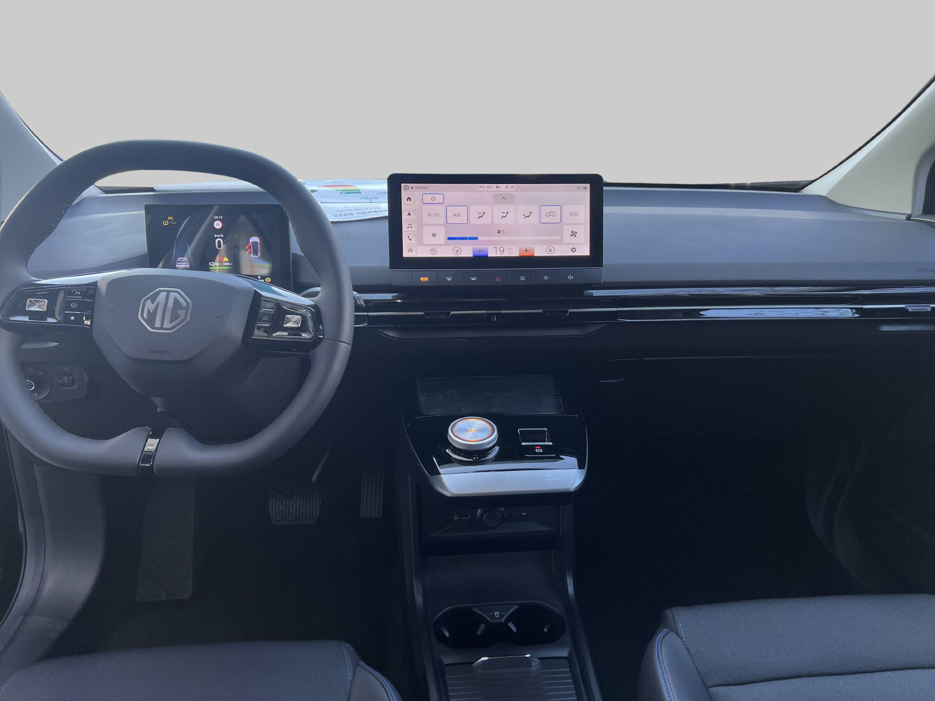 MG 4 64kWh Luxury-image-4